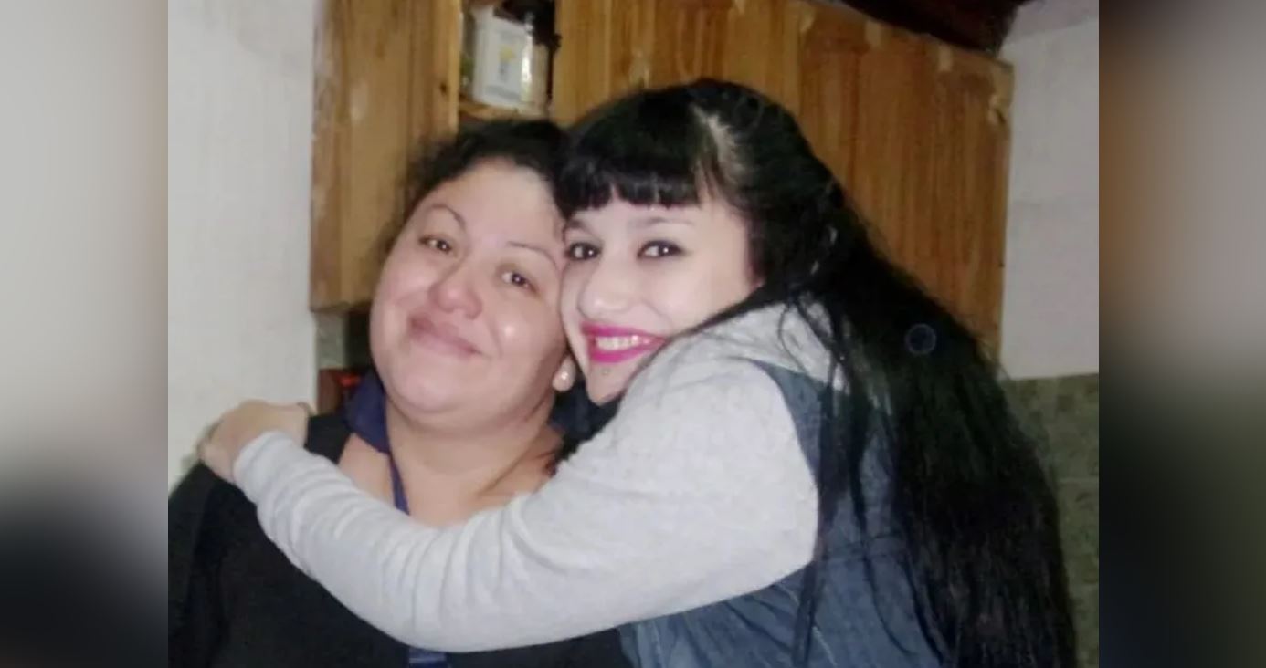 Luna Ortiz junto a su madre, Marisa 
