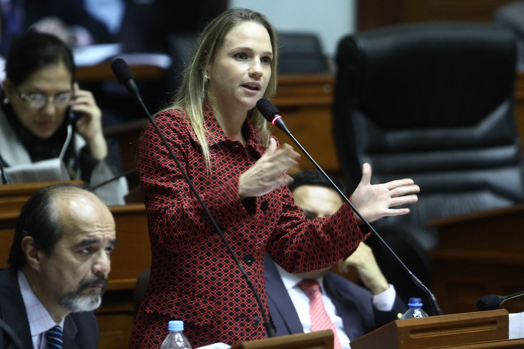 Luciana León: Comisión Permanente votará informe final por presunta organización criminal este viernes 24
