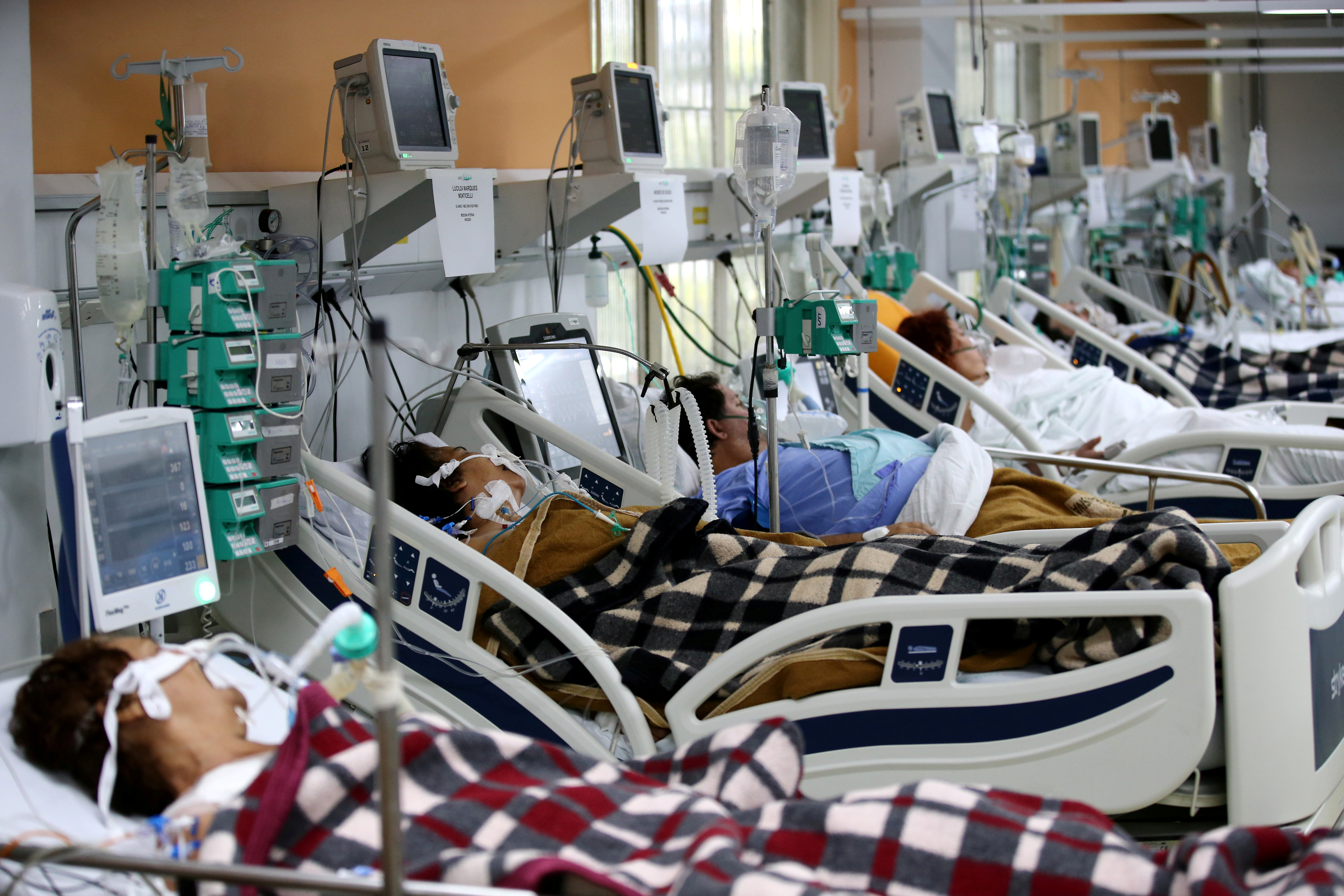 El fármaco analizado apunta a evitar que las personas infectadas sean hospitalizadas (REUTERS/Diego Vara)