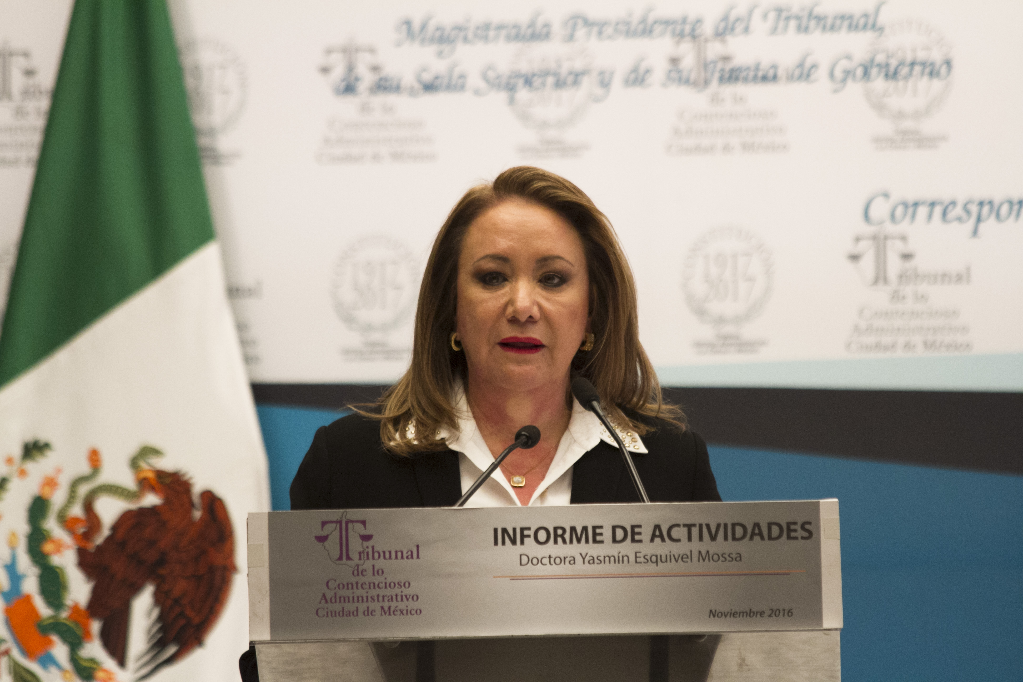 Yasmín Esquivel Mossa, magistrada presidenta del Tribunal de los Contencioso Administrativo Ciudad de México, presentó su informe de labores en el Museo de la Ciudad de México.
(FOTO: MOISÉS PABLO /CUARTOSCURO)