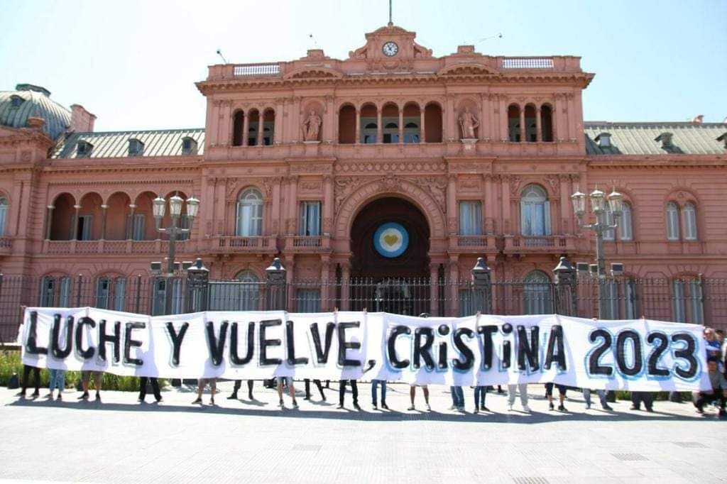 Una de las manifestaciones a favor de Cristina Kirchner que hoy, en el día de su cumpleaños, realizó la militancia.