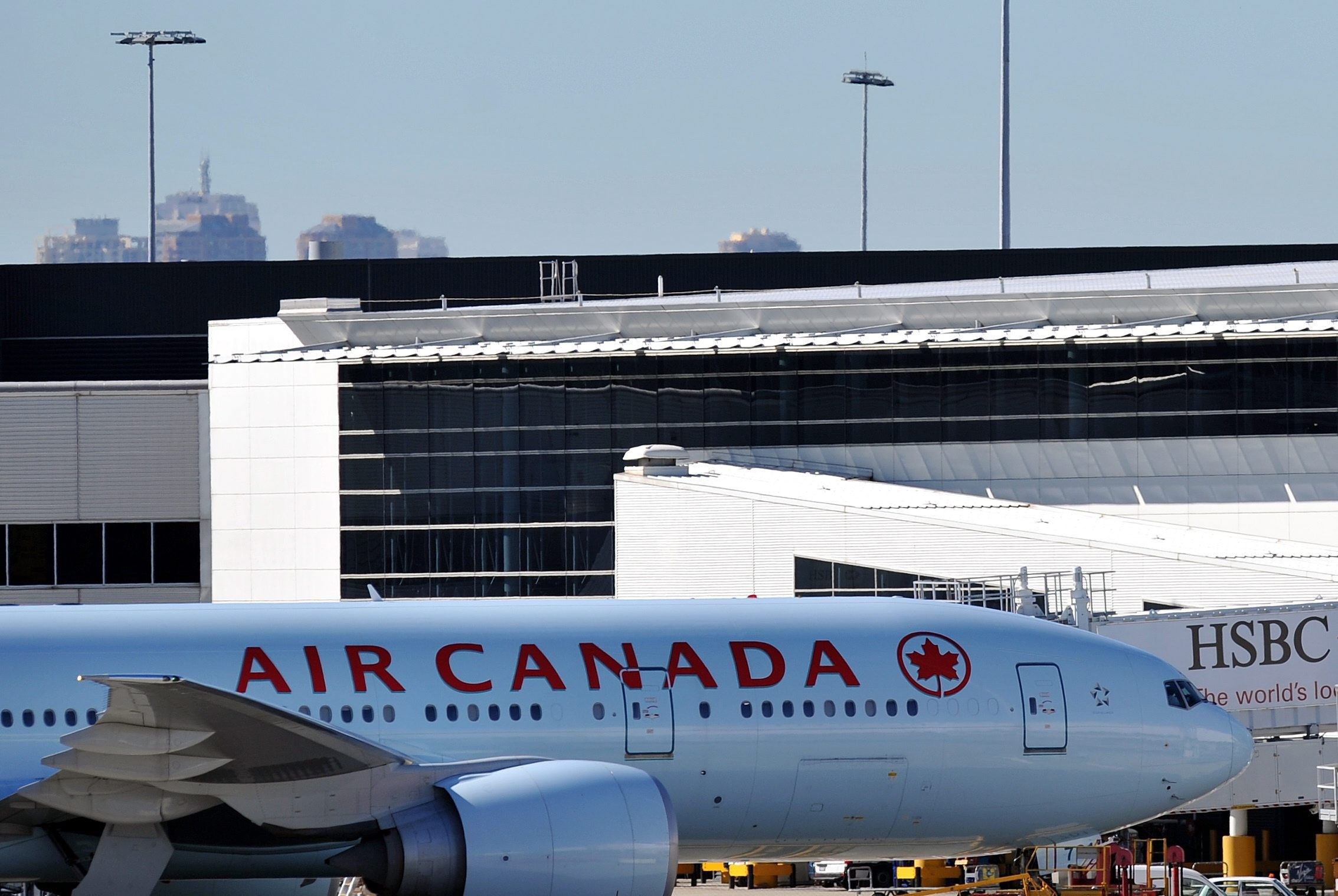 Canadá prohíbe durante 30 días los vuelos procedentes de India y Pakistán