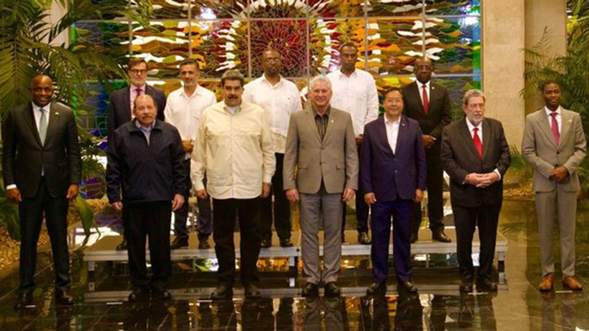 La foto de familia de la ALBA, encabeza en la fila de abajo por Daniel Ortega, Nicolás Maduro, Miguel Díaz-Canel y Luis Arce