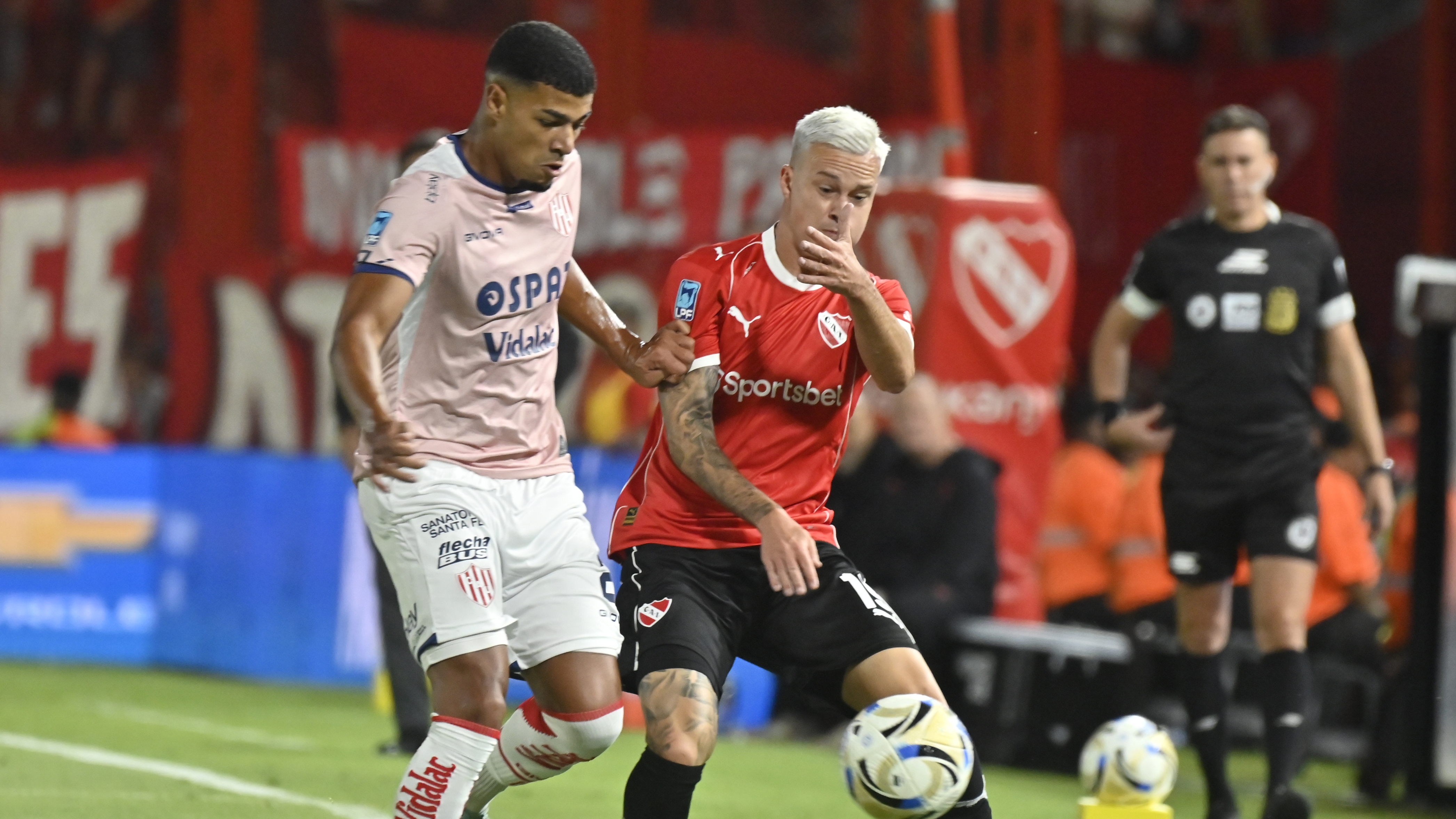 Dos muertos y múltiples heridos en un choque entre un colectivo que llevaba penitenciarios y una camioneta