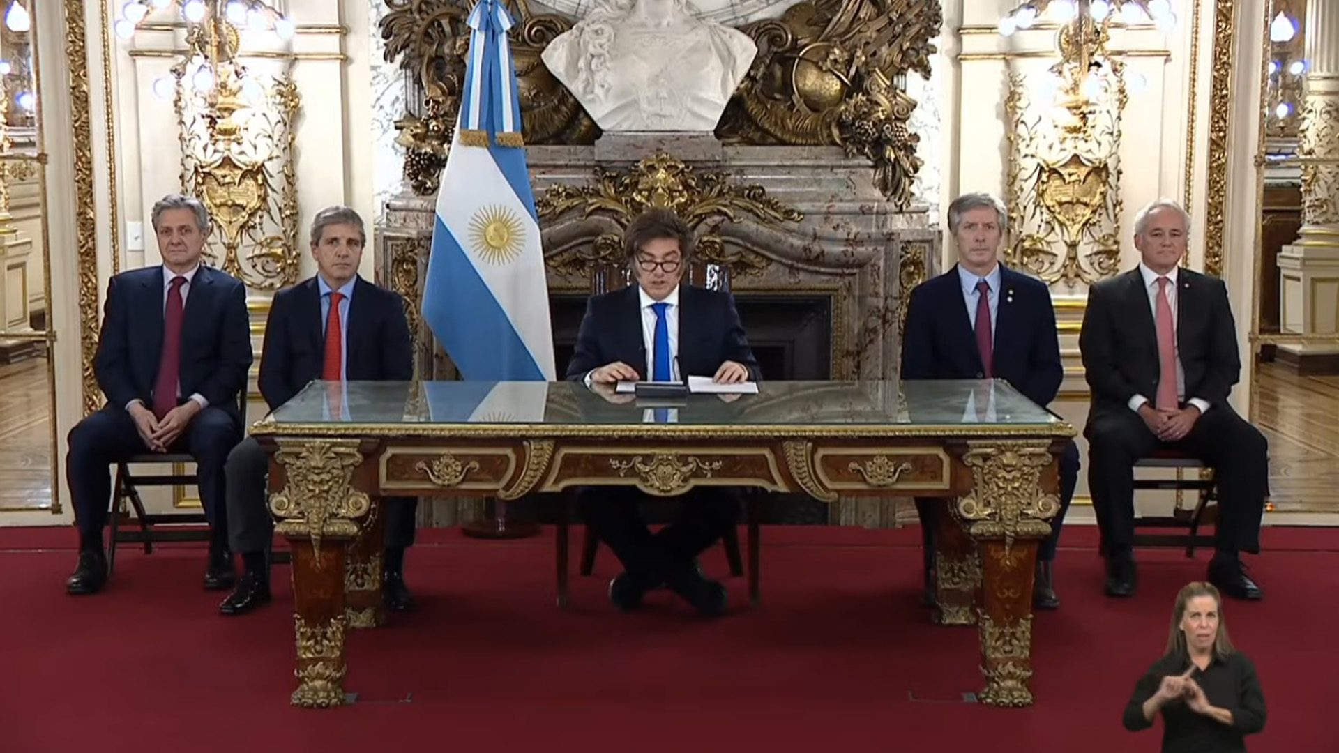 Con el dólar y la inflación controlados, el Gobierno encara el proceso electoral con un escenario económico favorable 
