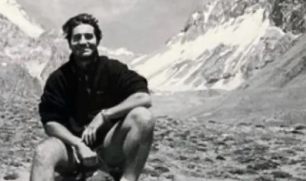 Michael Robert Matthews de 23 años, hijo de un millonario, murió al descender del Everest