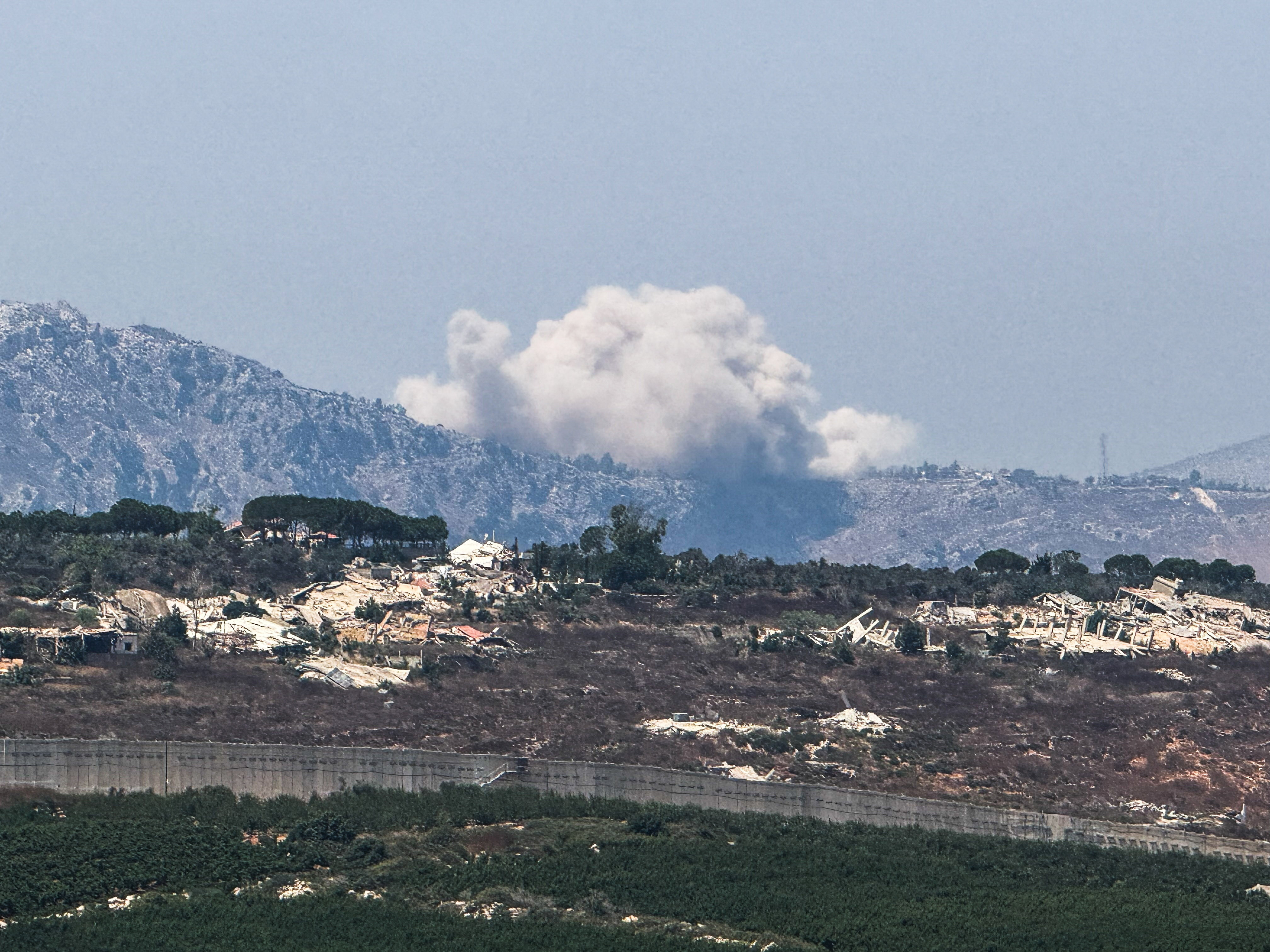 Israel advirti&oacute; sobre nuevos ataques contra Hezbollah y orden&oacute; evacuar una zona de Deir Zahrani, en el sur del L&iacute;bano