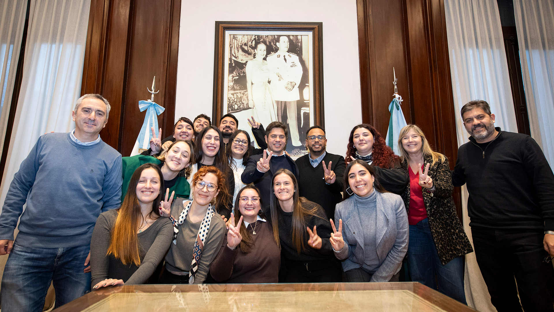 Axel Kicillof busca el voto sub 30 y env&iacute;a referentes juveniles para tener presencia en las provincias