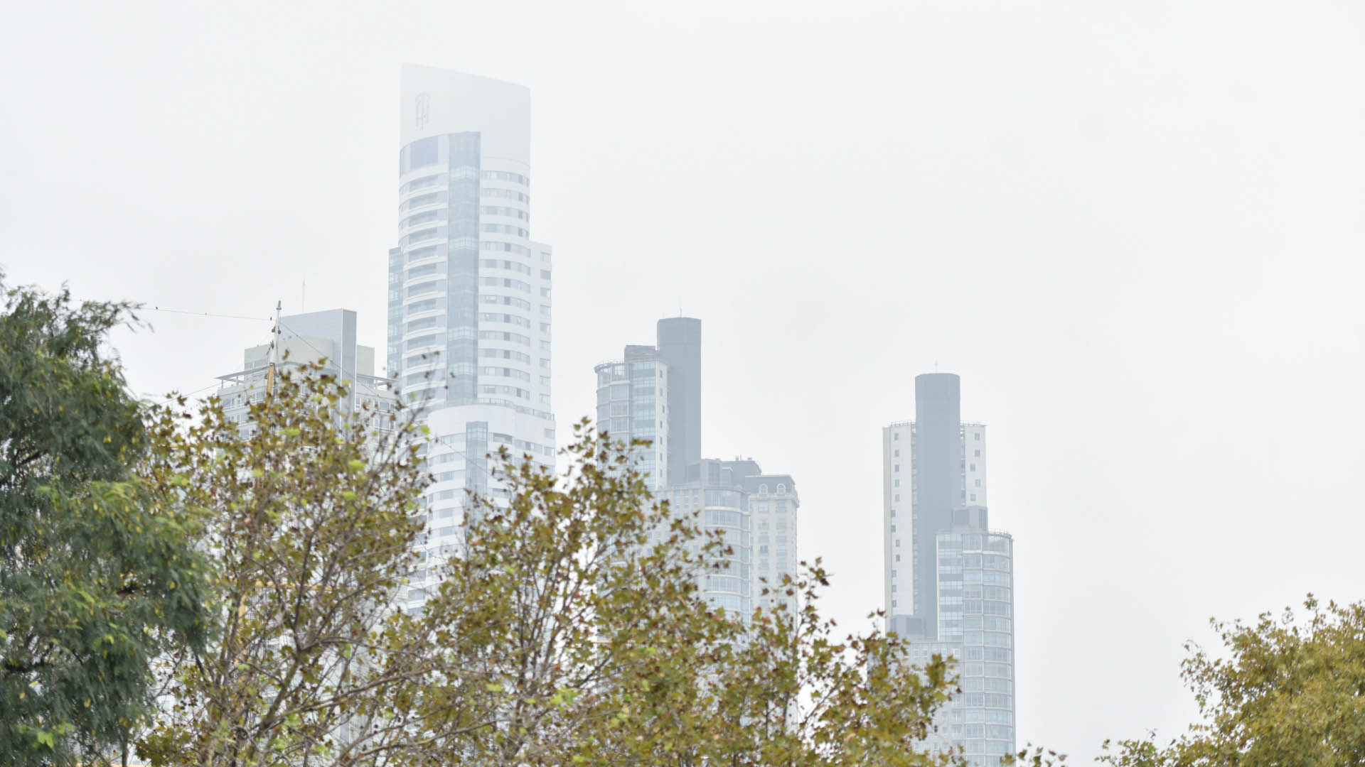 Nueva jornada con humo y olor a quemado en la Ciudad de Buenos Aires ...