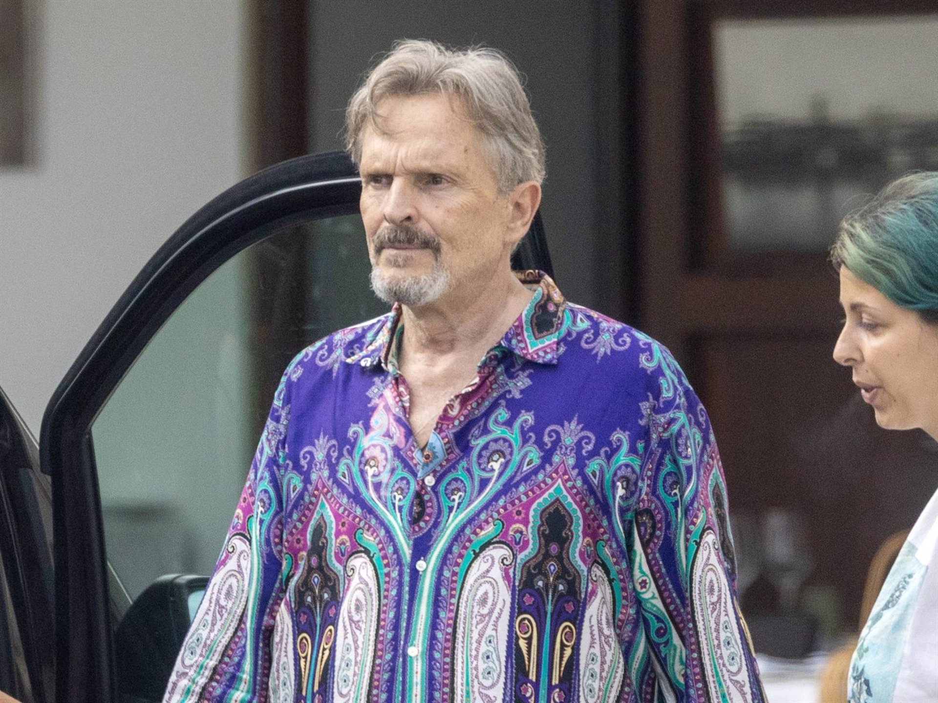 Miguel Bosé recupera fuerzas en sus vacaciones familiares en Palma - Infobae