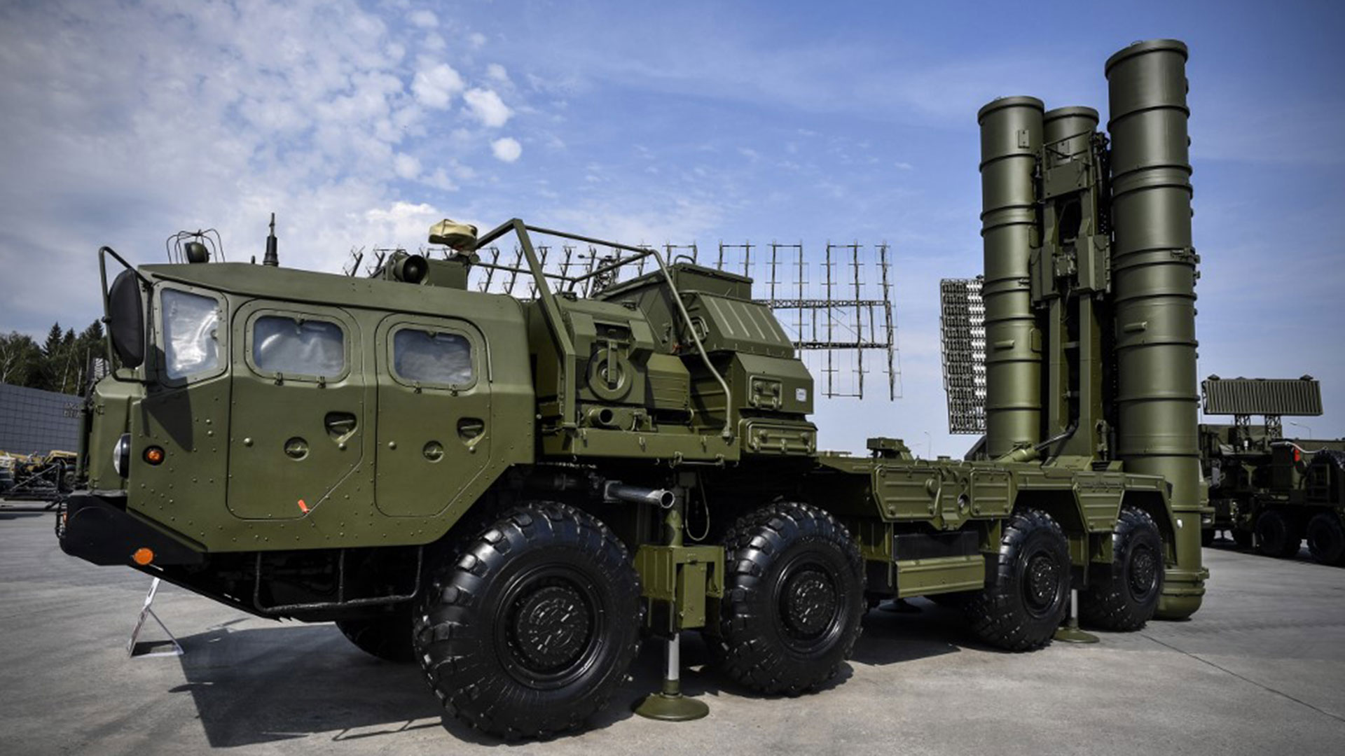 The Russian S-400 anti-aircraft missile launch system that Turkey bought (Photo by Alexander NEMENOV / AFP)