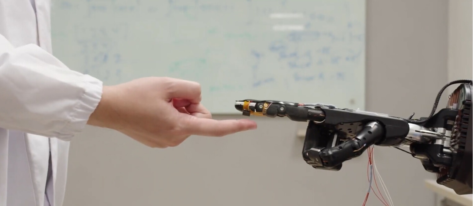 La espuma inteligente le permite a los robots interactuar mejor con su entorno