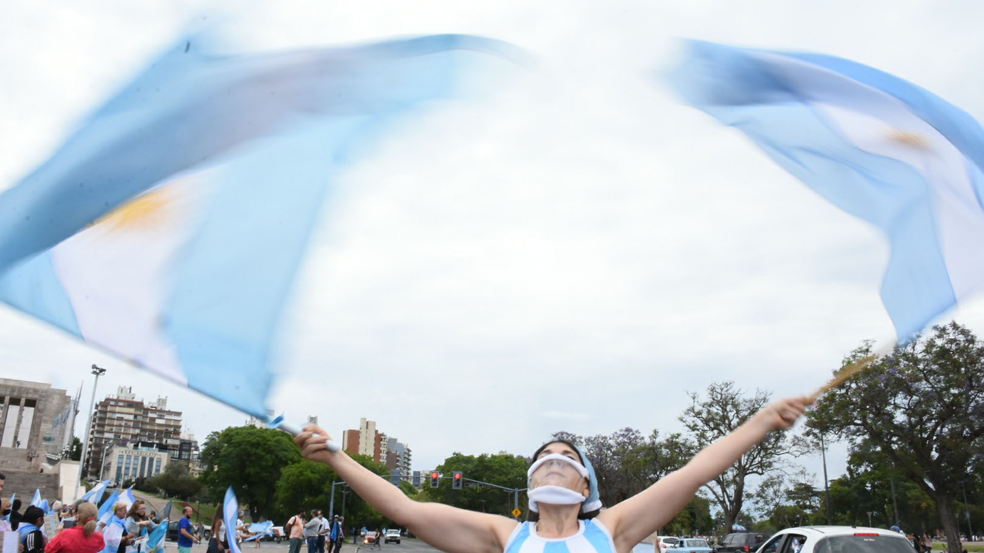 En la ciudad de Rosario los manifestantes se concentraron en el Monumento Nacional a la Bandera