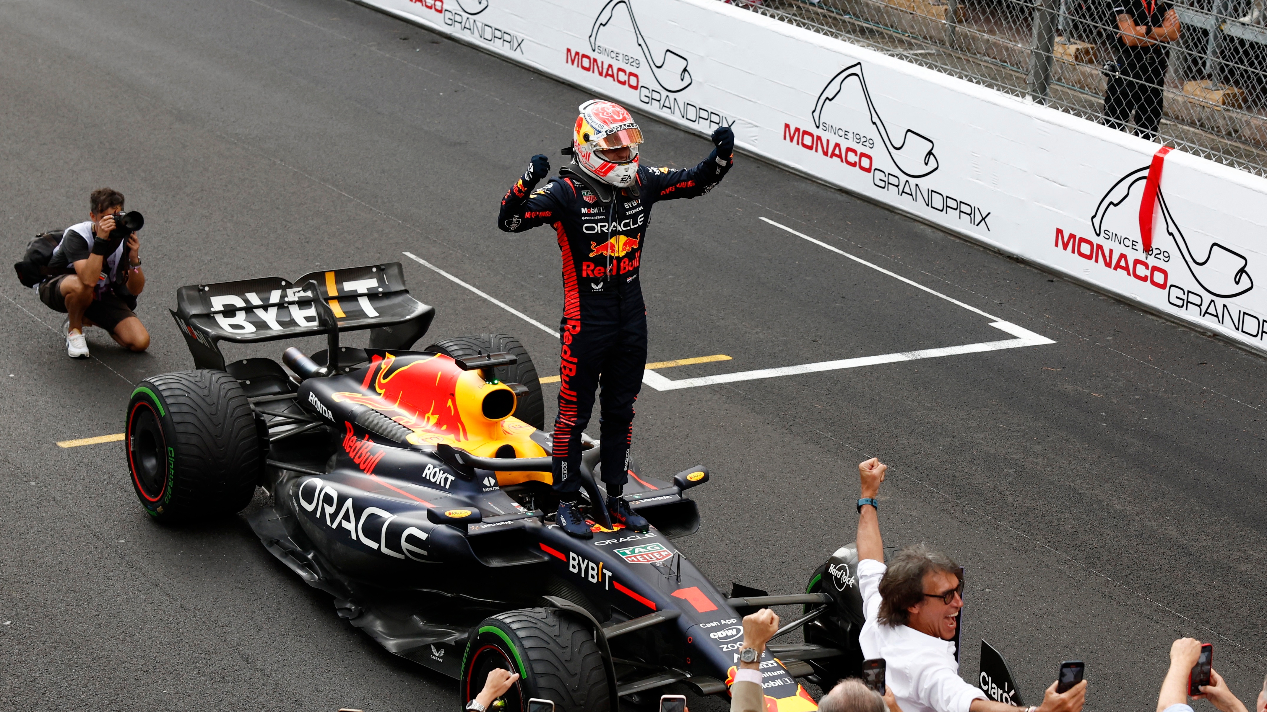 Formula One F1 - Monaco Grand Prix - Circuit de Monaco, Monte Carlo, Monaco - May 28, 2023 Red Bull's Max Verstappen celebrates after winning the Monaco Grand Prix REUTERS/Piroschka Van De Wouw