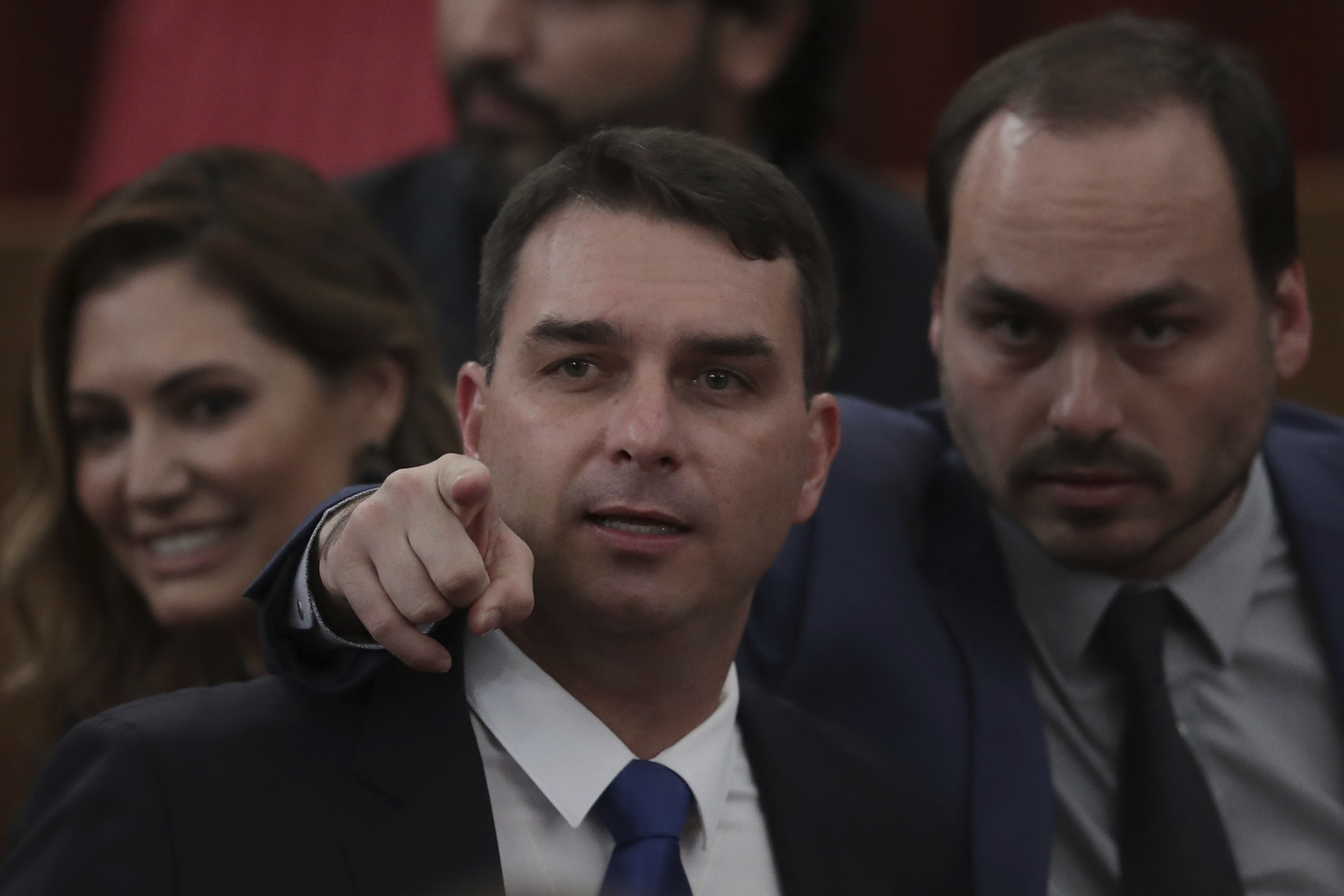 Los hijos de Bolsonaro acusaron al juez Alexandre de Moraes de querer “matar” al ex presidente brasileño