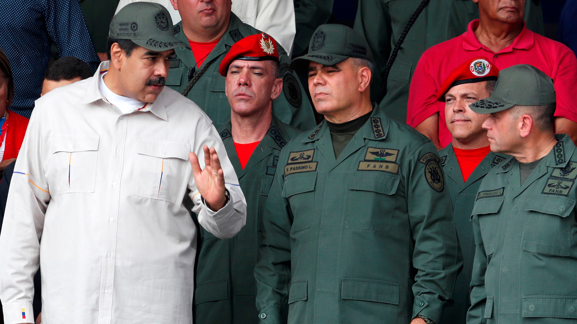 El gobierno interino de Juan Guaidó acusó a Vladimir Padrino López de “traición a la patria” por el conflicto de Apure