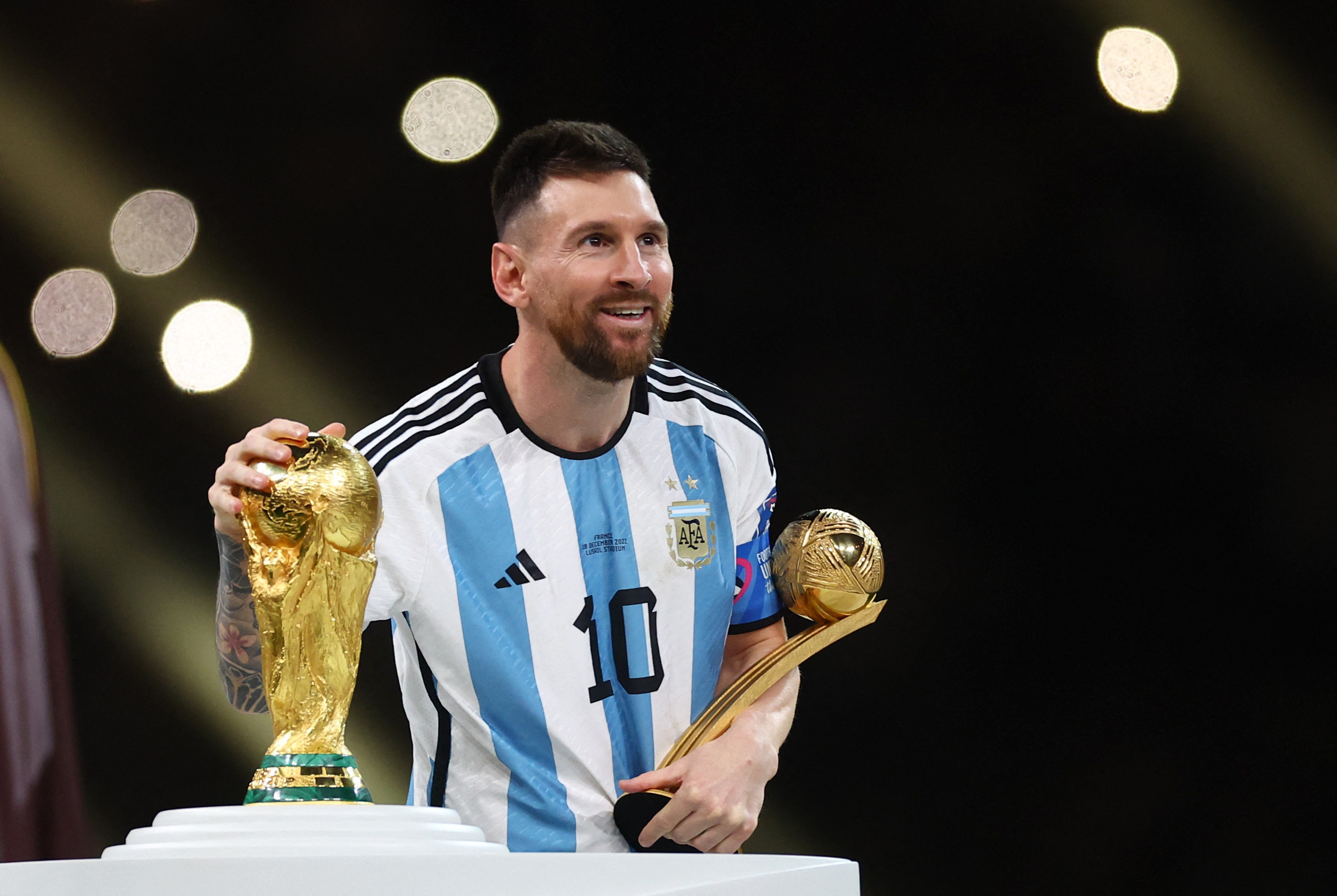 Lionel Messi fue campeón con Argentina y mejor jugador del Mundial de Qatar 2022 (REUTERS/Carl Recine)