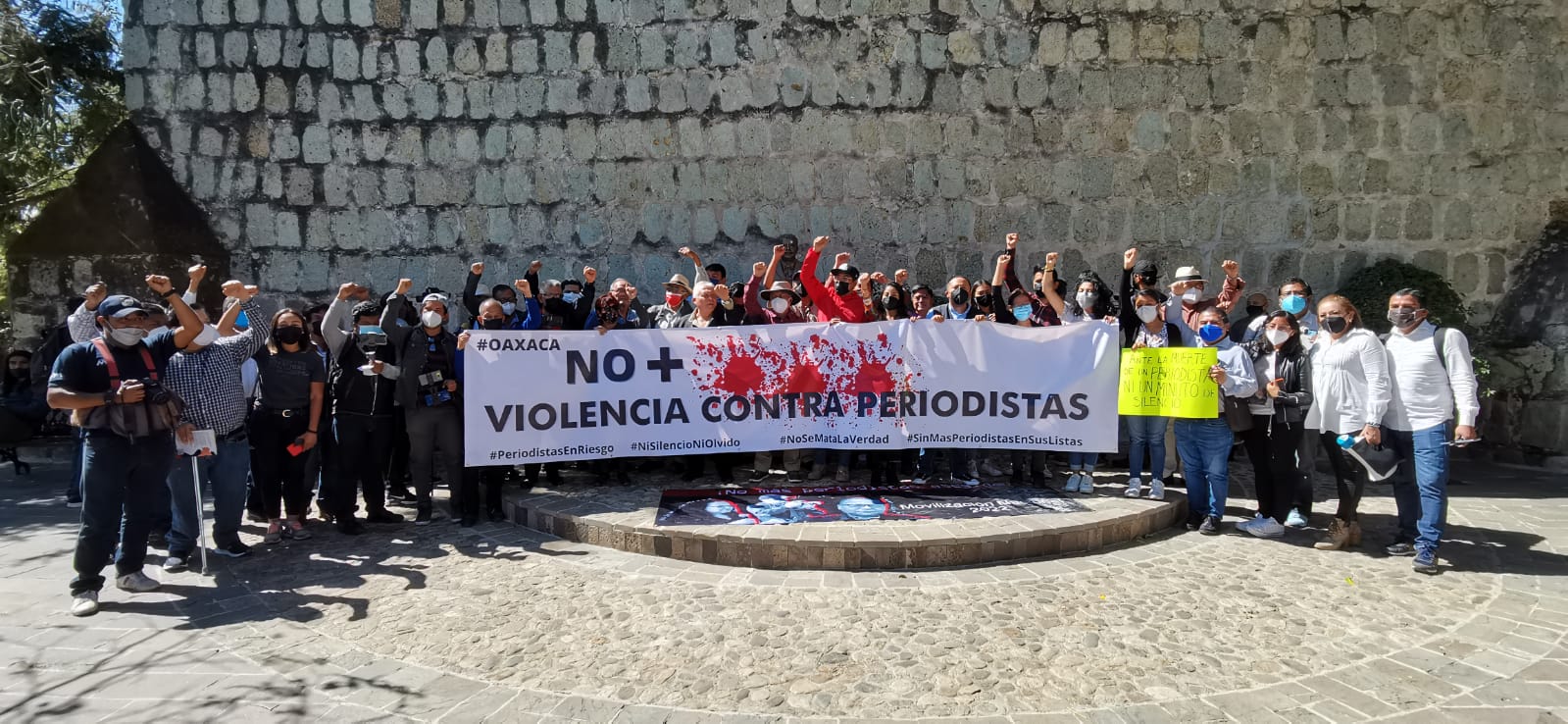 En Oaxaca se reunieron en la Plazuela de la Libertad de Expresión (Foto: Twitter/@Rocio_Lara89)