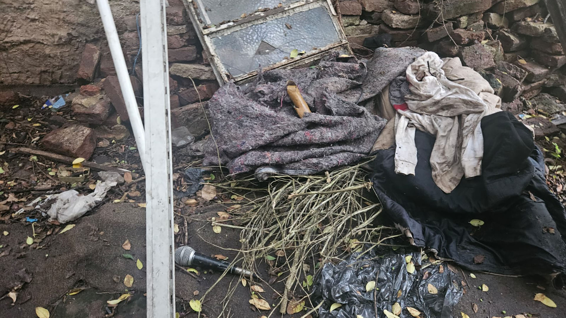 Todas las im&aacute;genes de la escena del crimen del rapero Mike Dee y un detalle desconocido que conmovi&oacute; a los investigadores