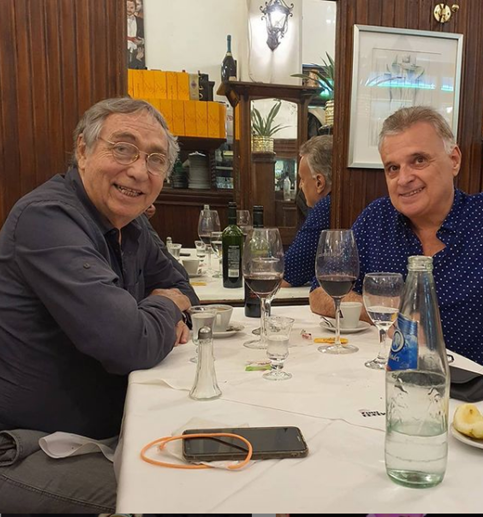 Daniel Comba junto a Luis Brandoni (Foto: Instagram @danielcomba.teatros)