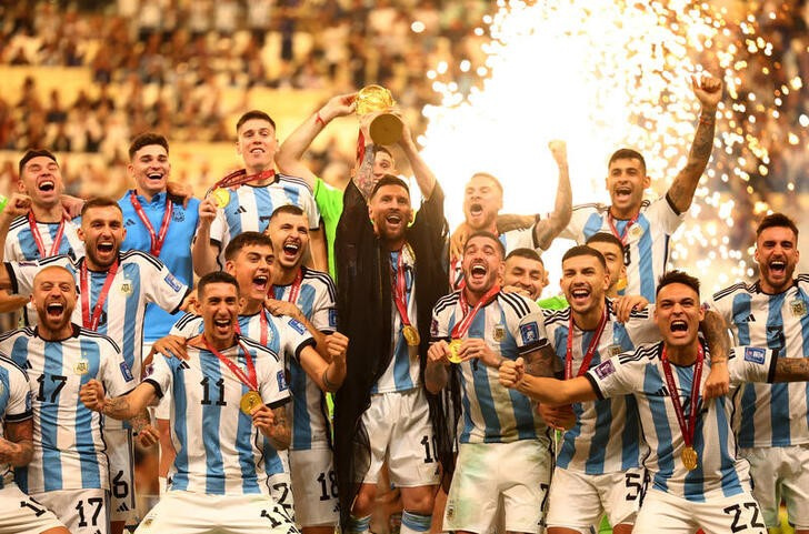 Dec 18, 2022 Sunday photo of the Argentina national team celebrating after winning the World Cup REUTERS/Kai Pfaffenbach