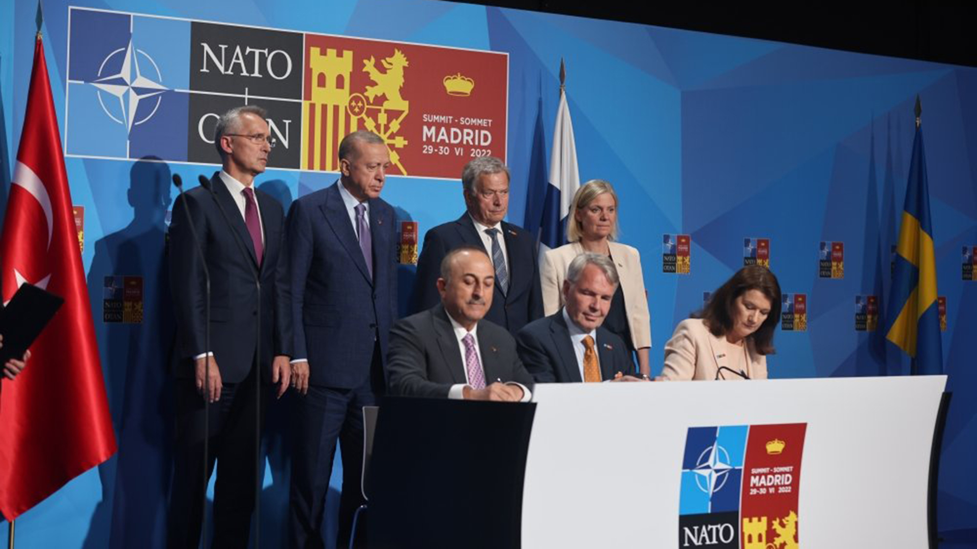 La firma del acuerdo entre Turquía, Suecia y Finlandia durante la cumbre de la OTAN