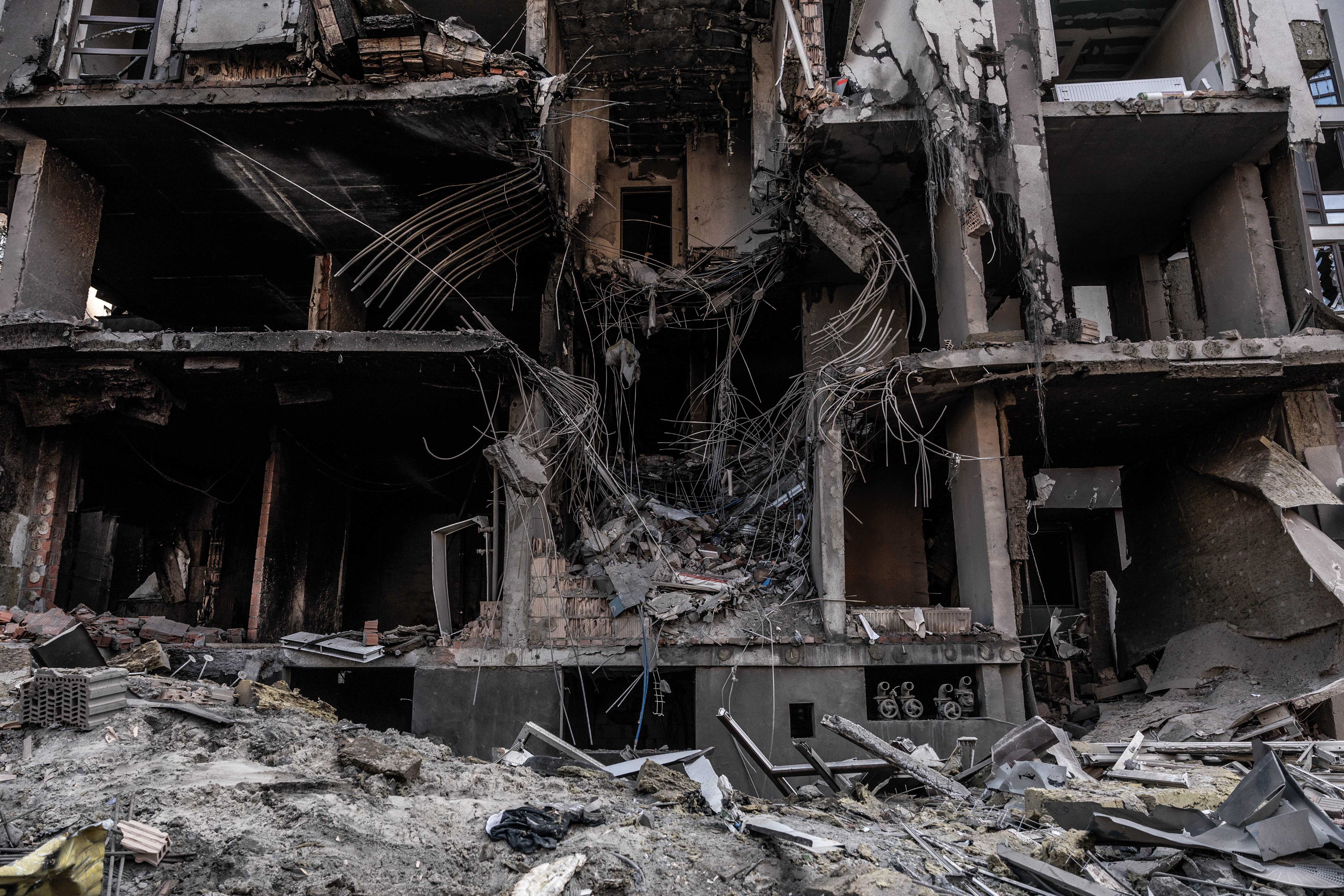 Un edificio civil en Kiev destruido por un misil ruso. (Foto: Franco Fafasuli)
