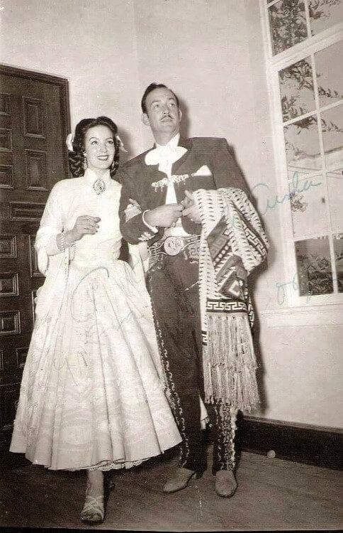 Así lució la pareja durante su boda en 1952 (Foto: Facebook/Fundación María Félix)