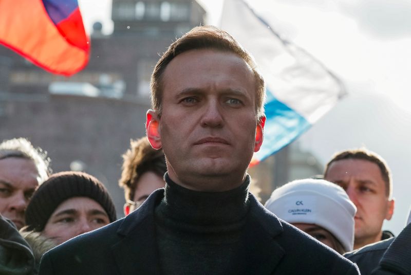 FOTO DE ARCHIVO: Alexei Navalny durante la marcha por el quinto aniversario del asesinato del opositor Boris Nemtsov, en Moscú, Rusia. 29 de febrero de 2020. REUTERS/Shamil Zhumatov -/File Photo