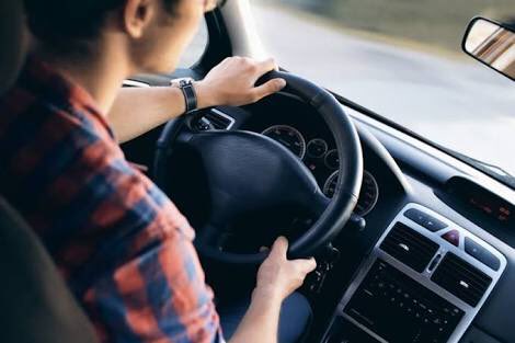 Dos nuevos casos de nenes al volante: le suspendieron la licencia de conducir a los adultos involucrados 
