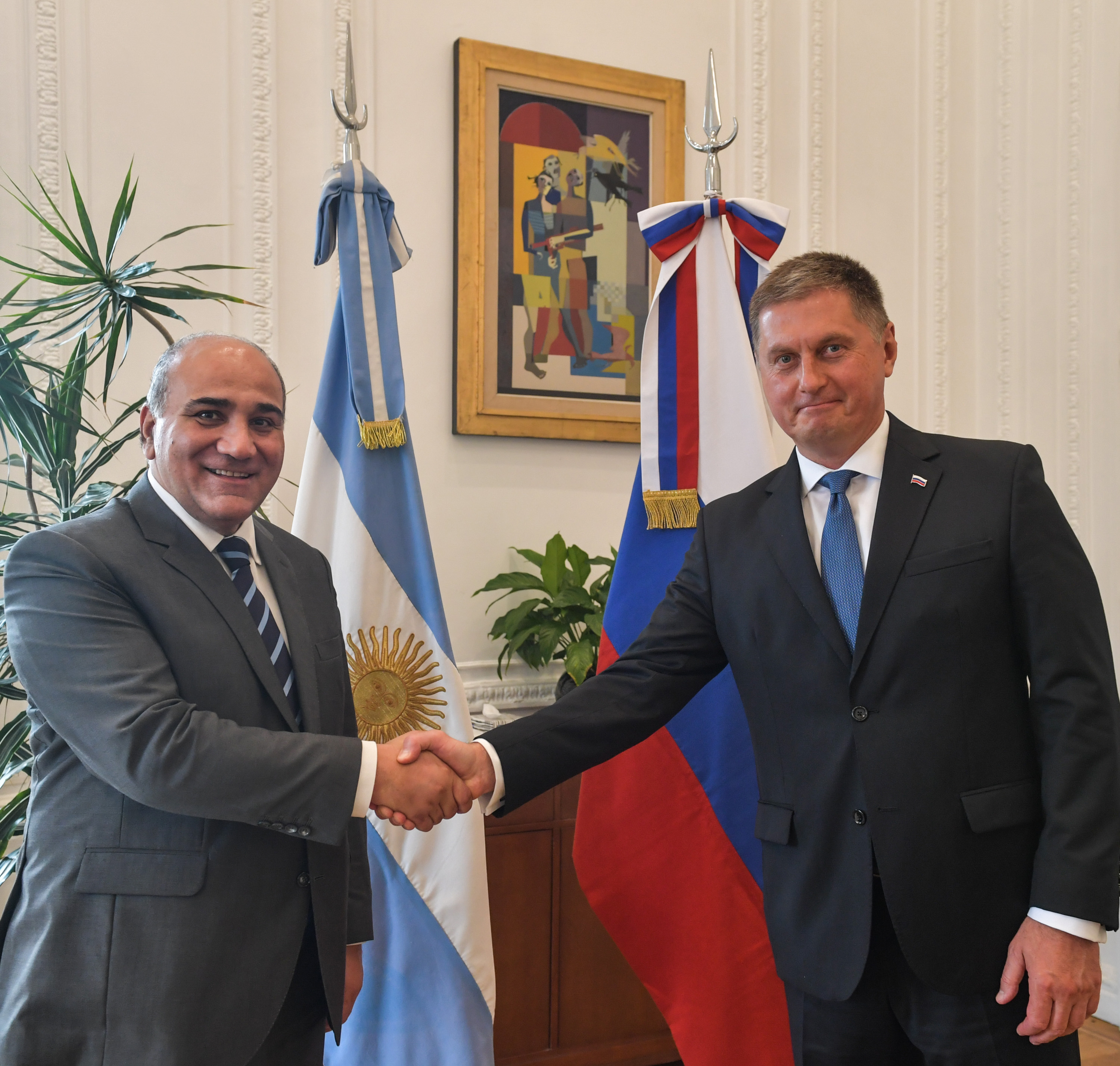Juan Manzur recibió al embajador ruso para reforzar la relación bilateral y evaluar la compra de trenes