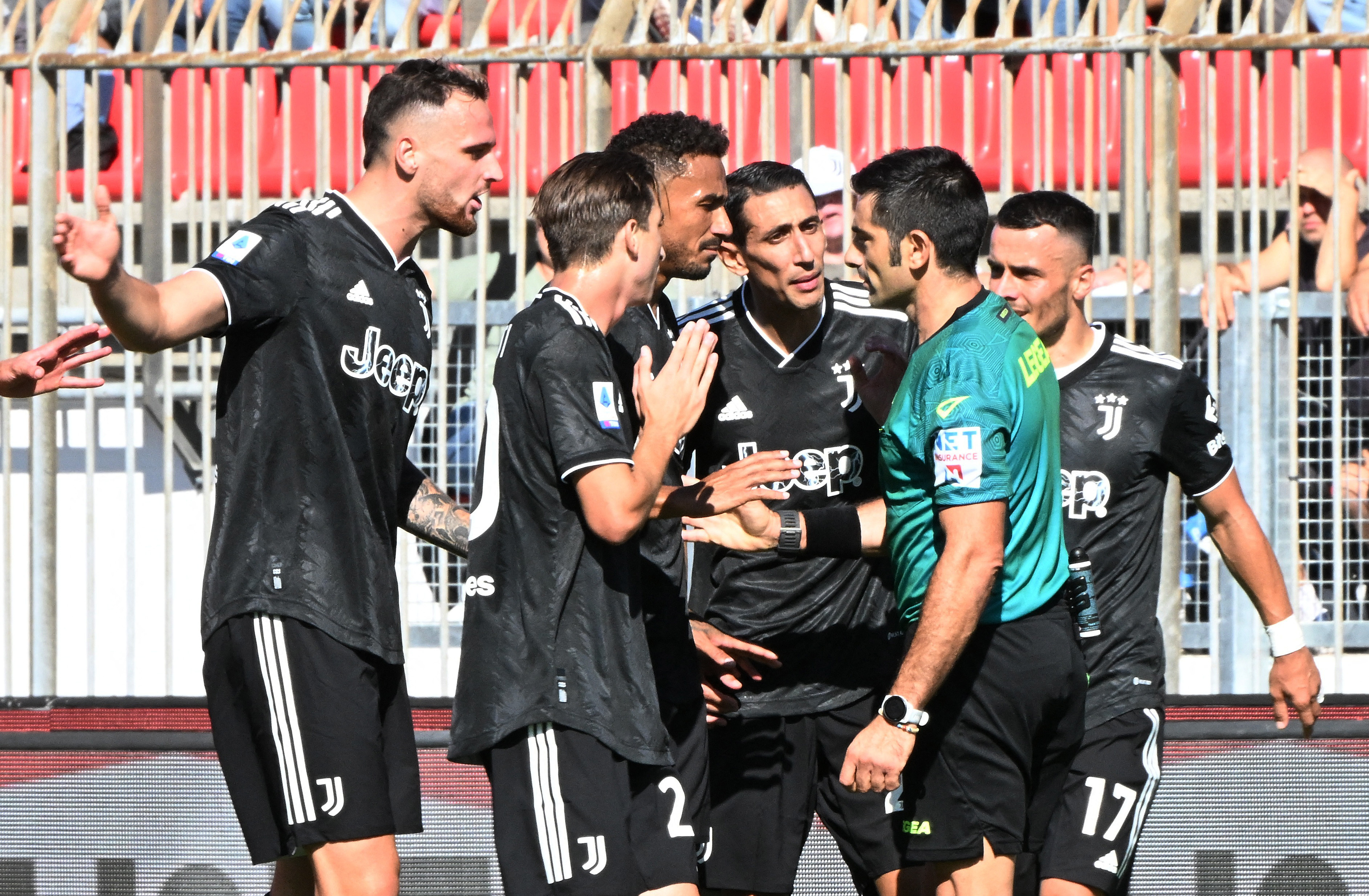 Футбол ювентус монца. Ювентус Монца. Juventus Monza. Ювентус-Монца анонс матча.