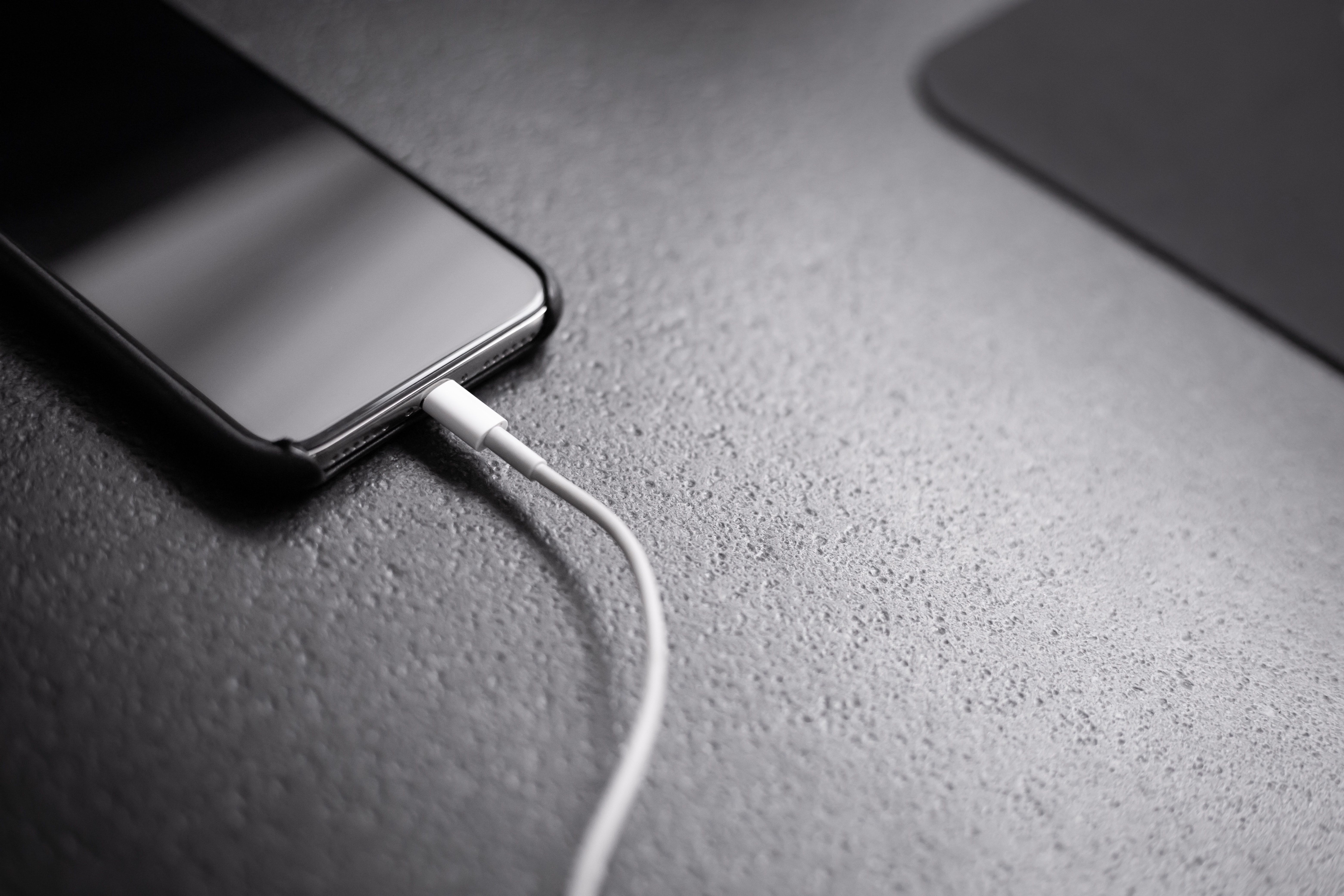 Apple confirmó que deberán aceptar la decisión y hacer los cambios en Europa.