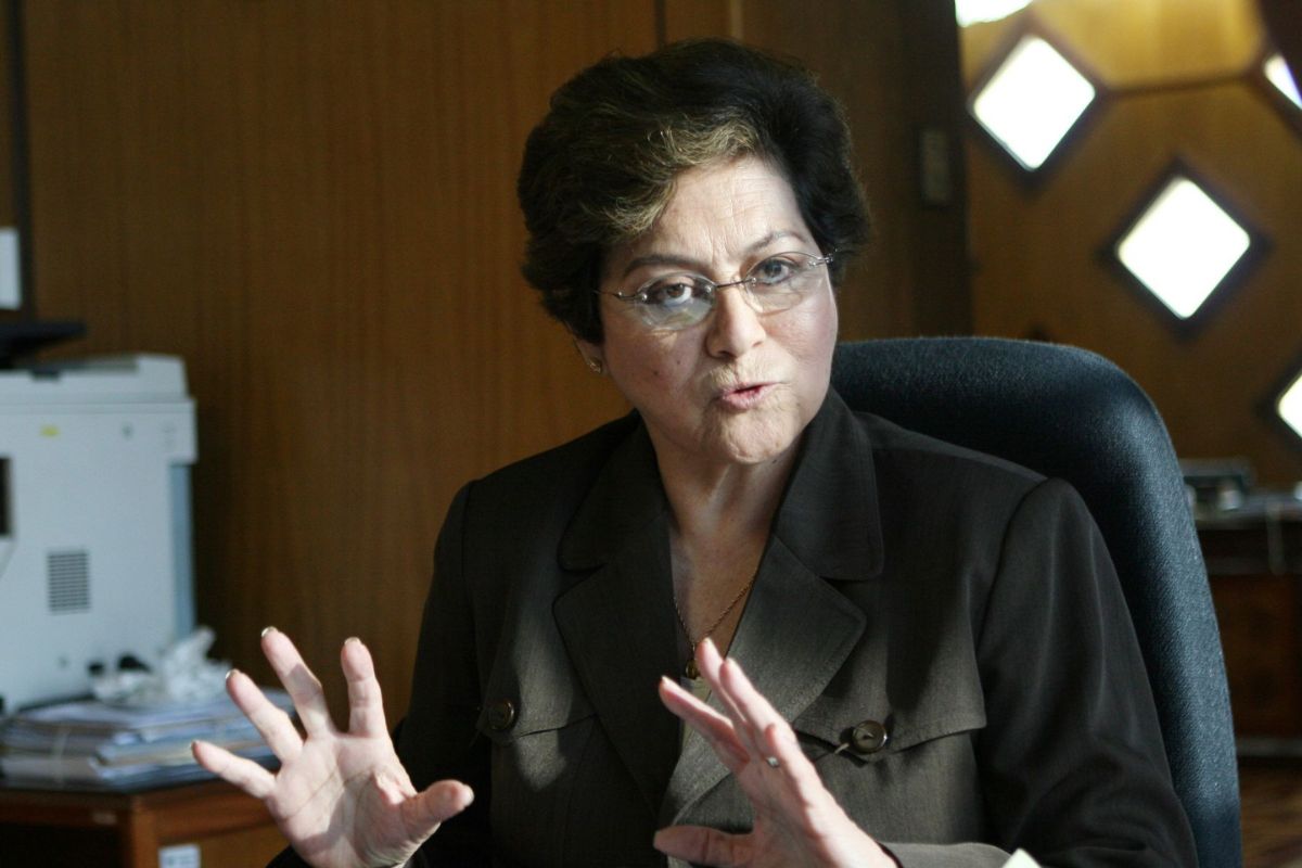 Gladys Echaíz propone que las Fuerzas Armadas intervengan ante llamado a levantarse del premier