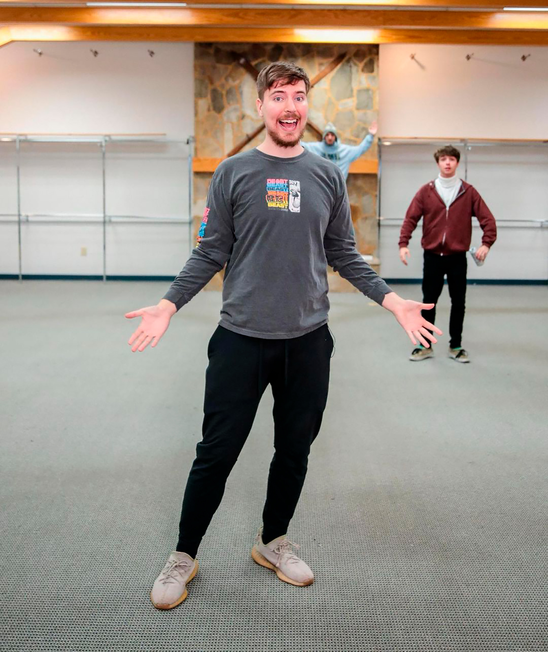 Mr Beast Porque Tiene Tanto Dinero El joven que descubrió el secreto para viralizar videos en YouTube, se  grabó contando hasta 100 mil y se hizo multimillonario - Infobae