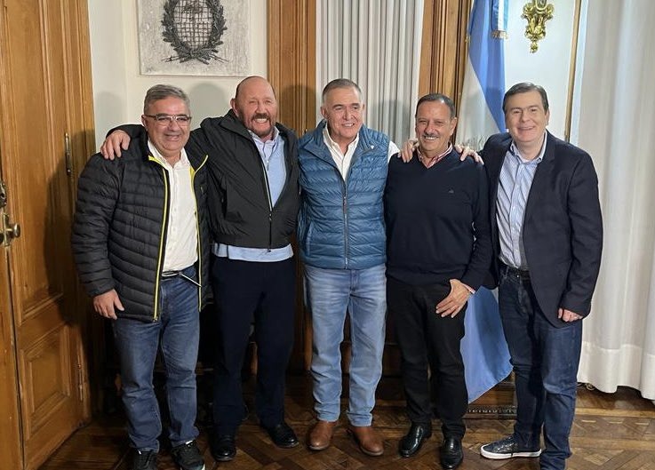Los gobernadores de Formosa, Santiago del Estero, Catamarca y La Rioja viajaron a Tucumán para acompañar a Jaldo y a Manzur
