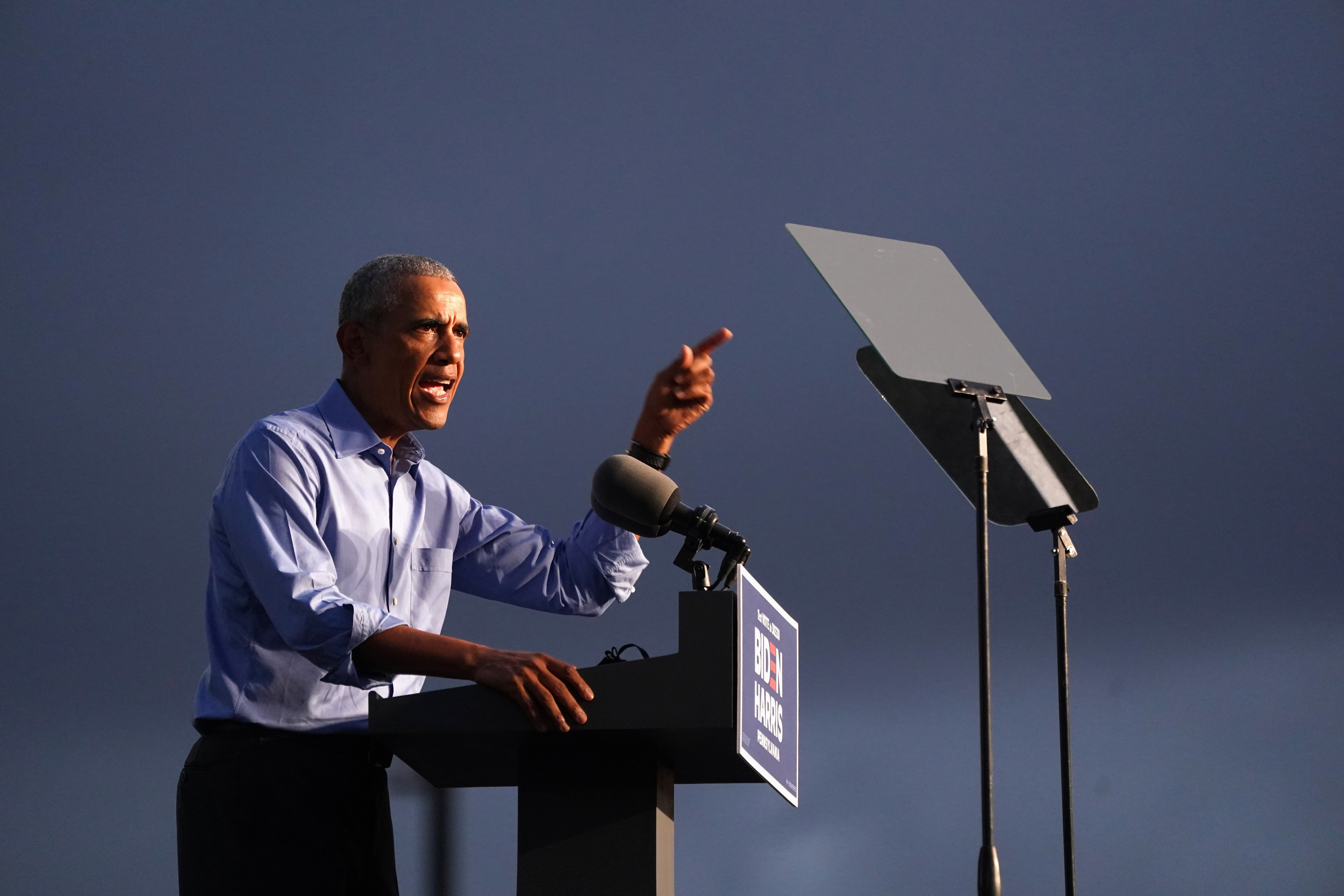 Barack Obama, durante un acto de campaña a favor de Joe Biden en Filadelfia (REUTERS/Kevin Lamarque)