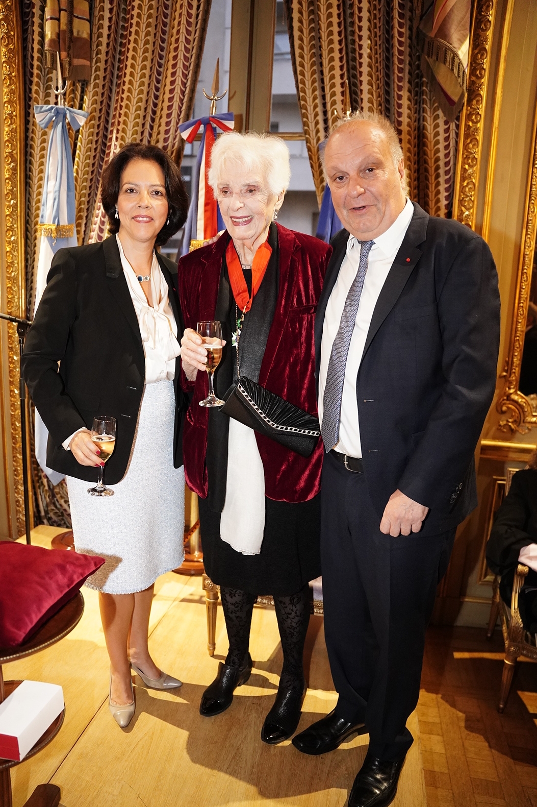 La embajadora de Francia, Claudia Scherer-Effosse, junto a Graciela Fernández Meijide y el diputado Hernán Lombardi