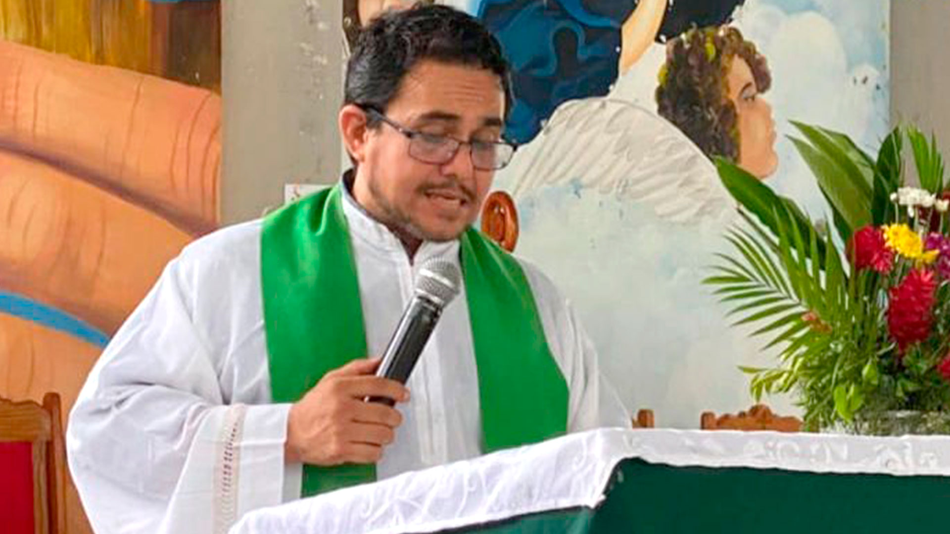 El sacerdote Óscar Danilo Benavidez Dávila