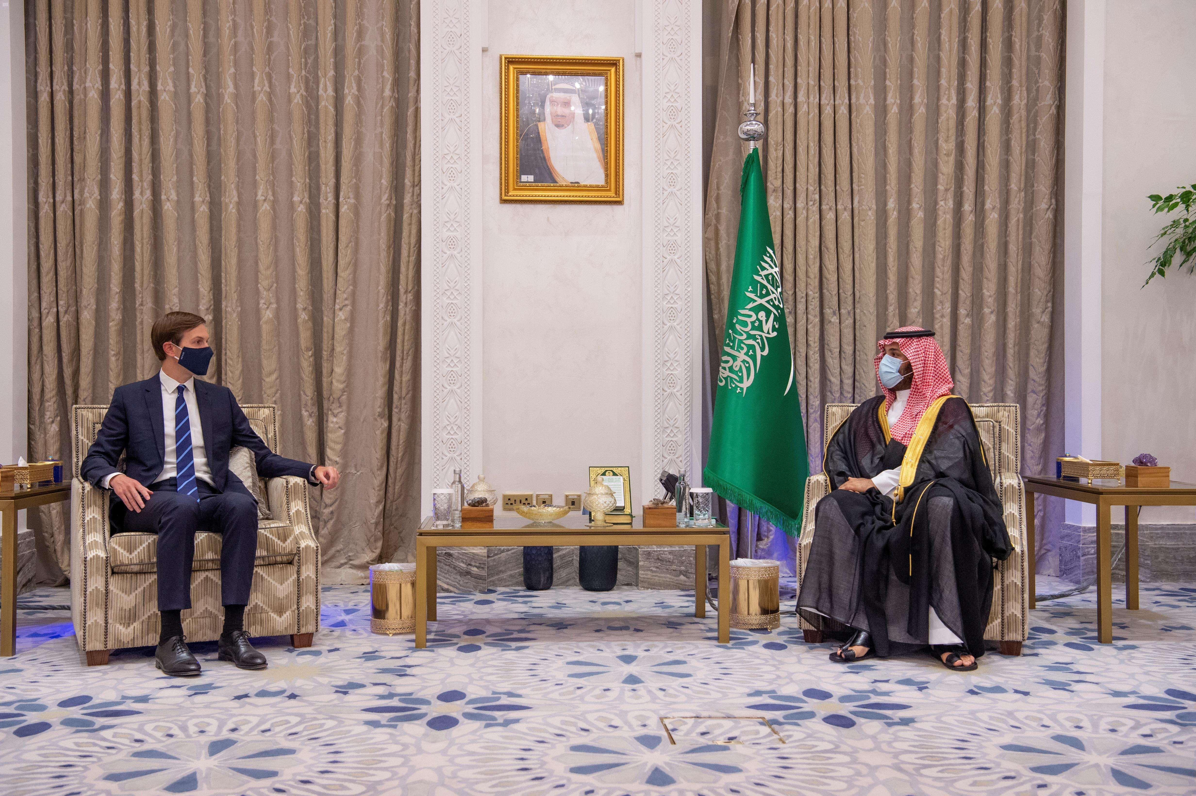 El príncipe saudita Mohammed Bin Salman recibió en Riad a Jared Kushner, en septiembre de este año (Saudi Press Agency/Handout via REUTERS)