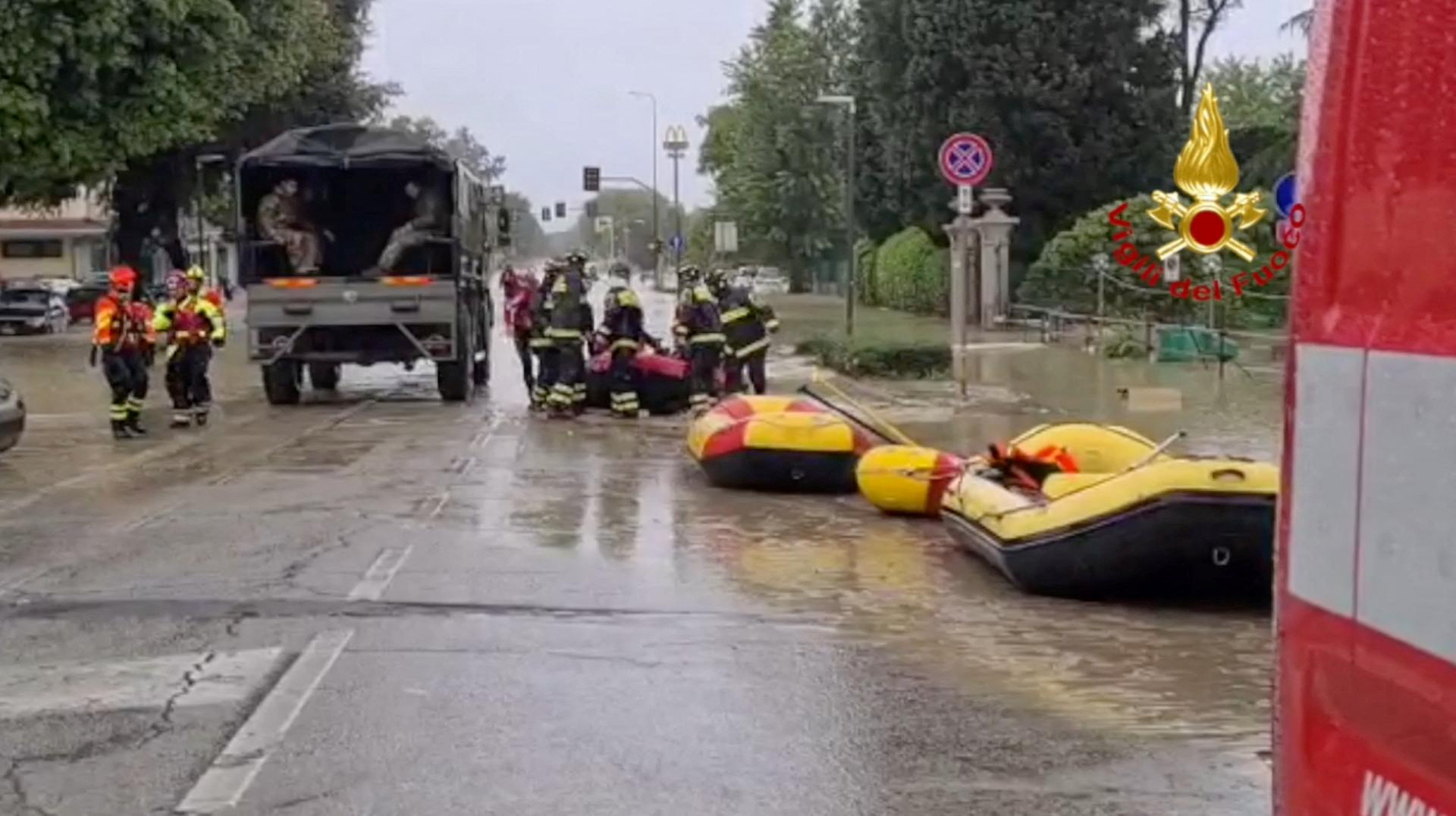 Las operaciones de rescate en Faenza (Vigili del Fuoco/REUTERS)