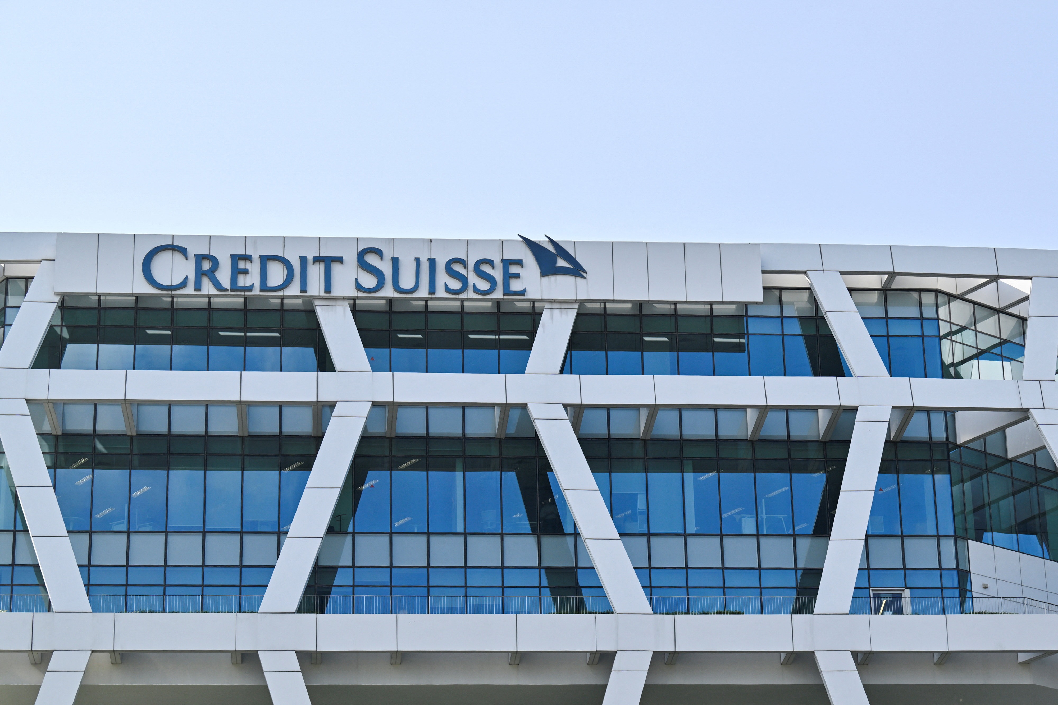 Las acciones de Credit Suisse rebotan 13,75% hoy (Reuters)