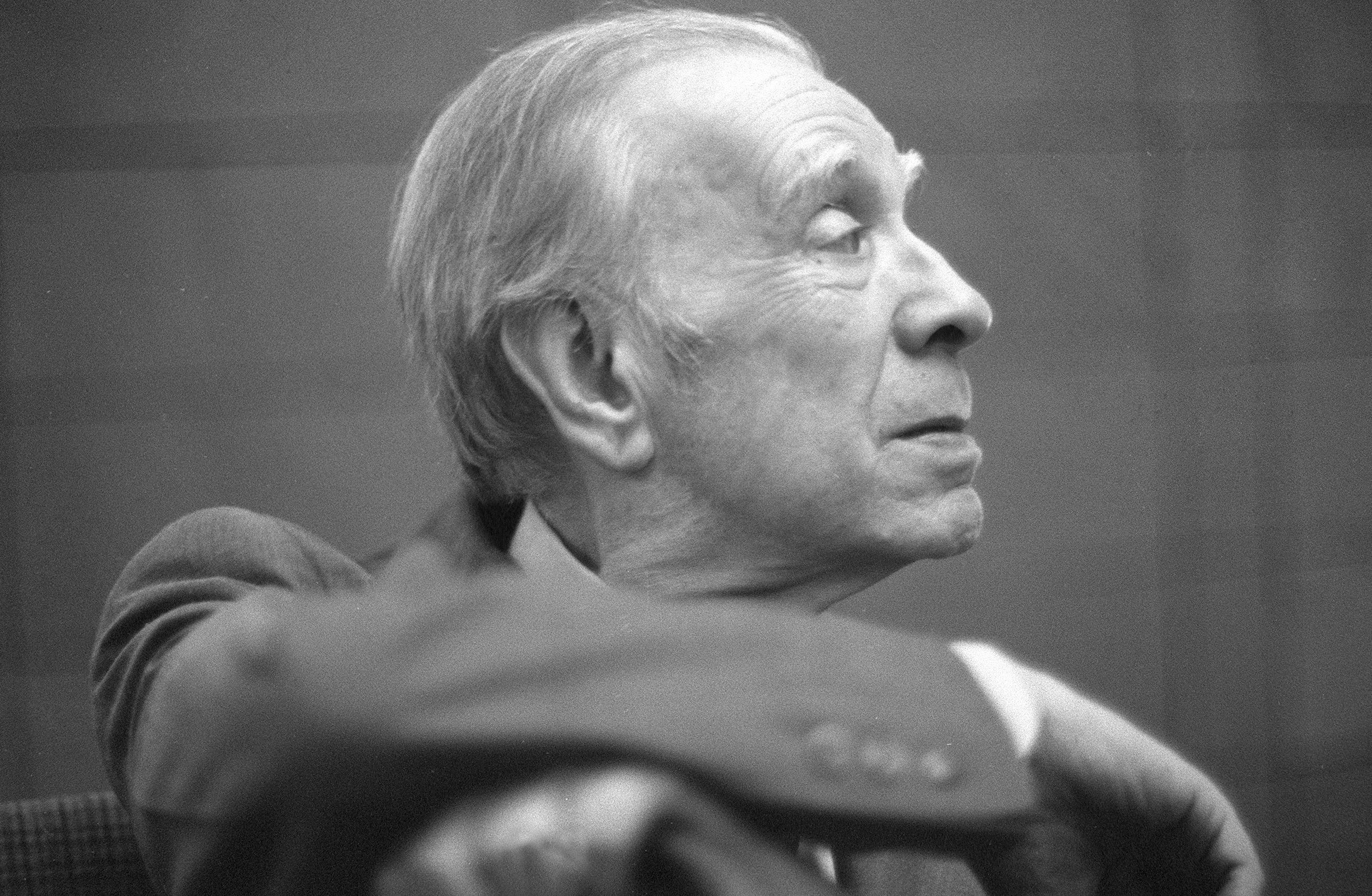 El legendario escritor Jorge Luis Borges, considerado por muchos como el más "universal" de los autores argentinos. EFE/Archivo 
