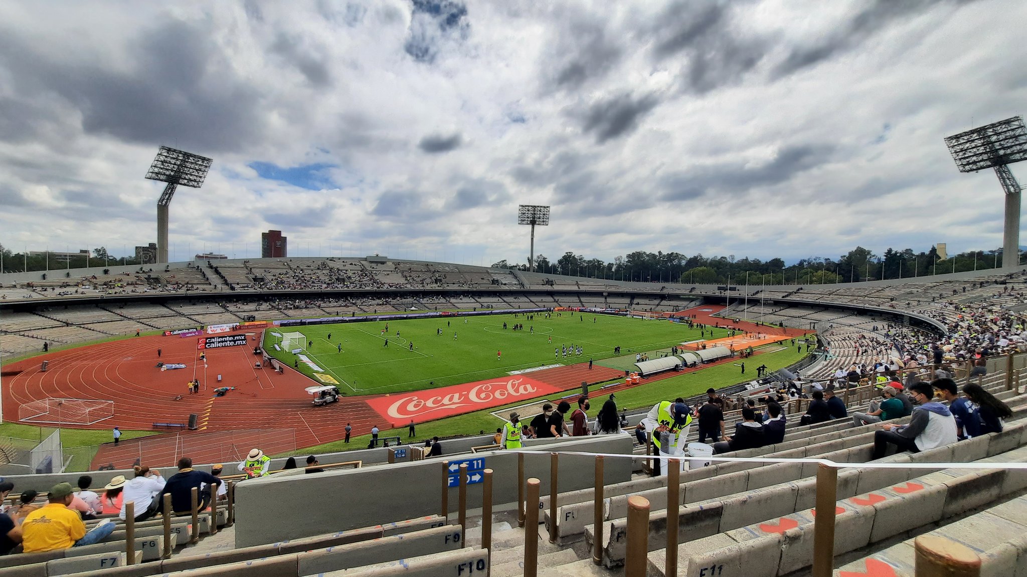 El equipo de Pumas usa el estadio de la UNAM para jugar sus partidos como local (Foto: Twitter/@vicmanolete)