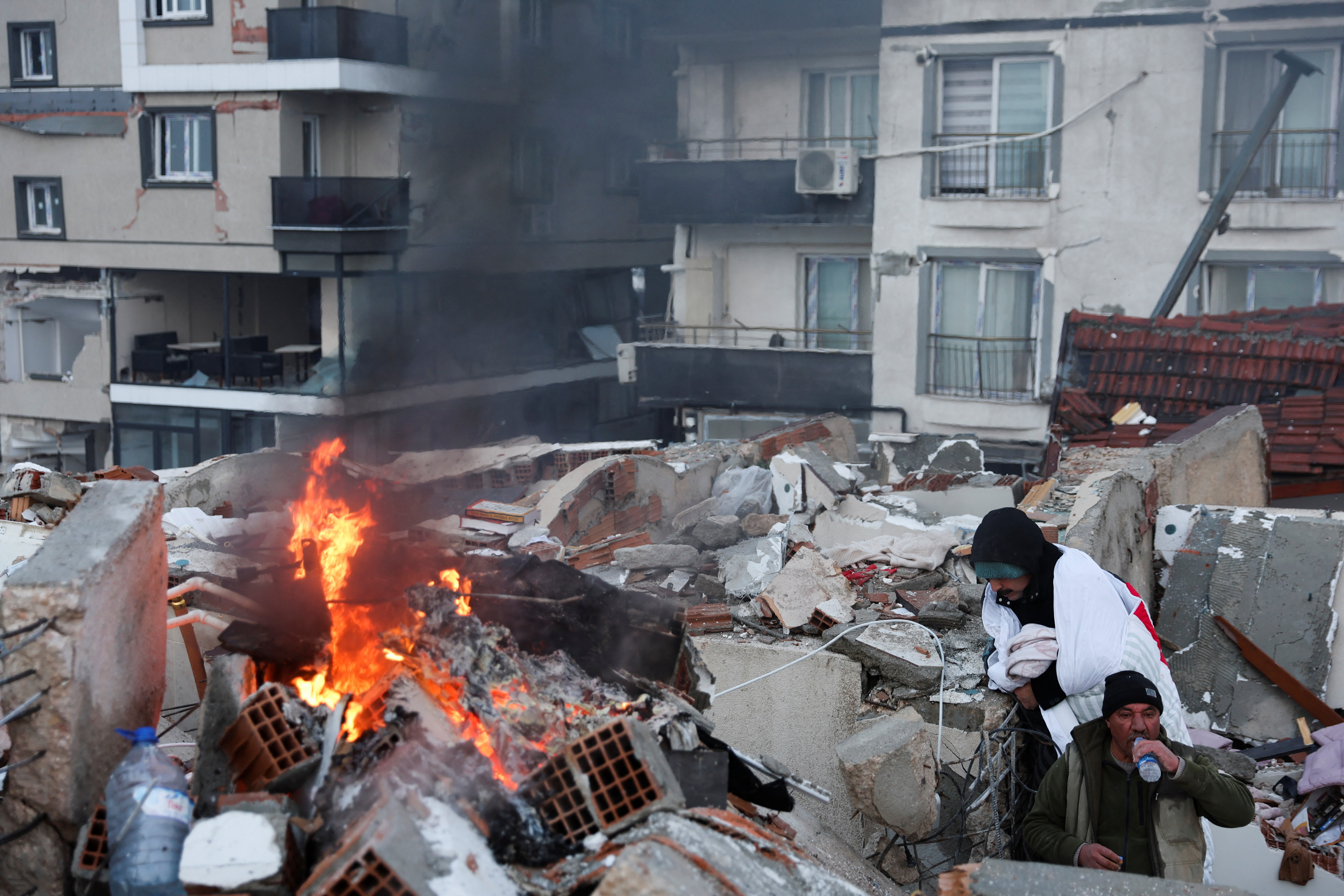 Víctimas y daños incalculables en Turquía y Siria tras el terremoto. (REUTERS/Umit Bektas)