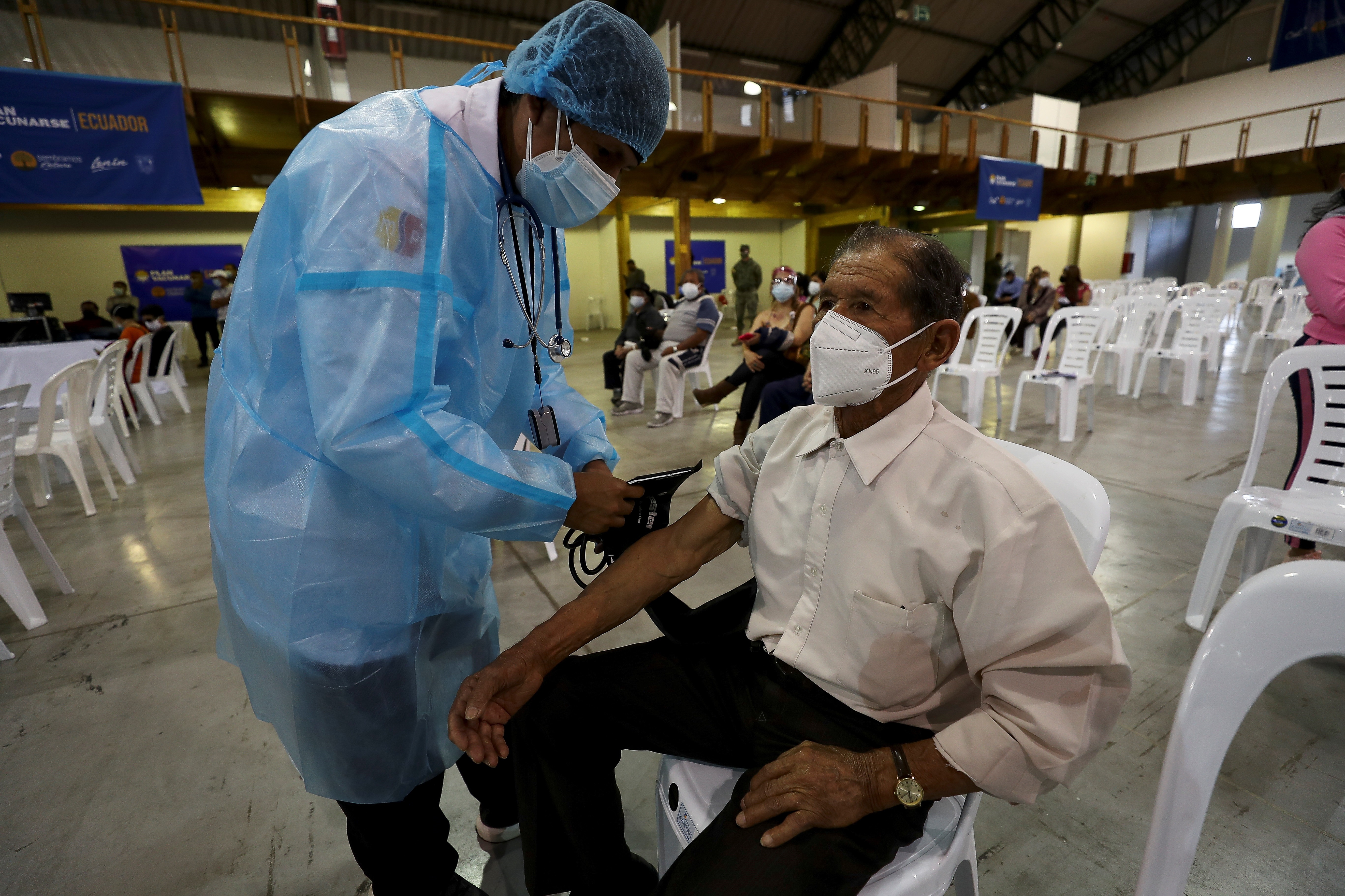 Lasso prometió vacunar a nueve millones de ecuatorianos en sus primeros 100 días de Gobierno (EFE/ José Jácome)
