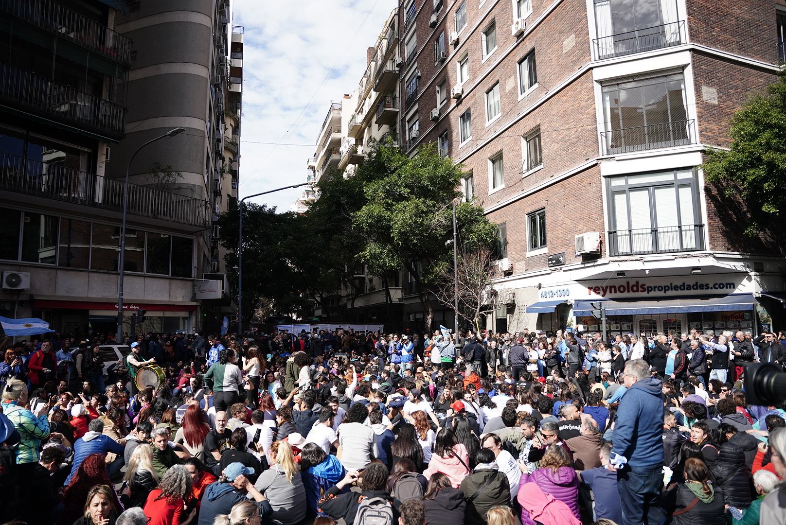 Diferentes organizaciones sociales se movilizaron a Juncal y Uruguay