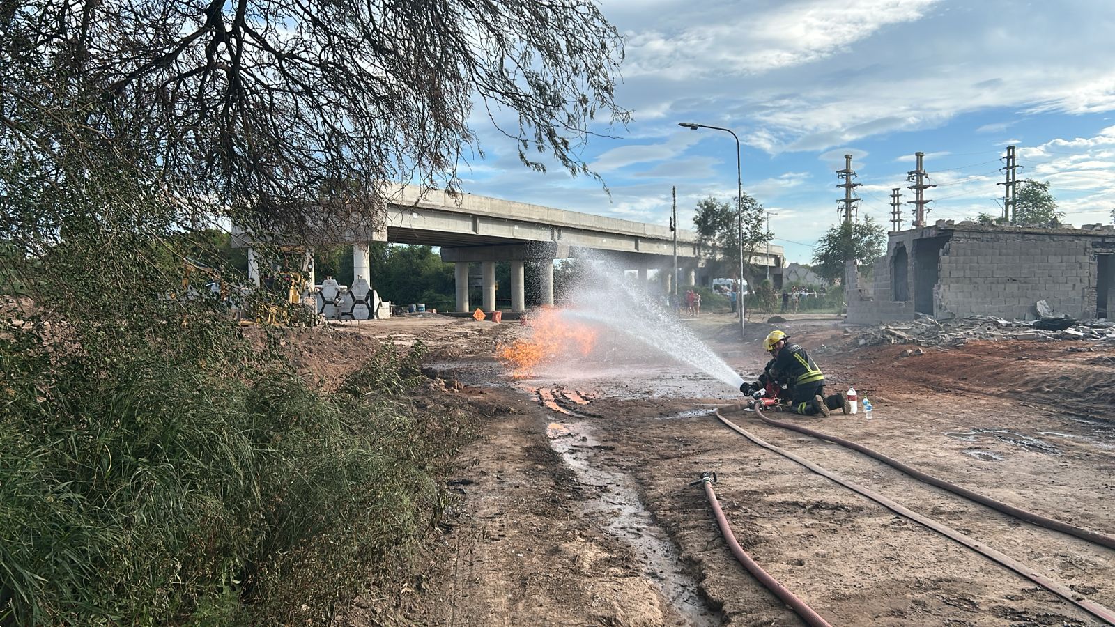 Explotó un caño de gas en Villa María y hay 5 integrantes de una familia heridos: dos están en estado crítico