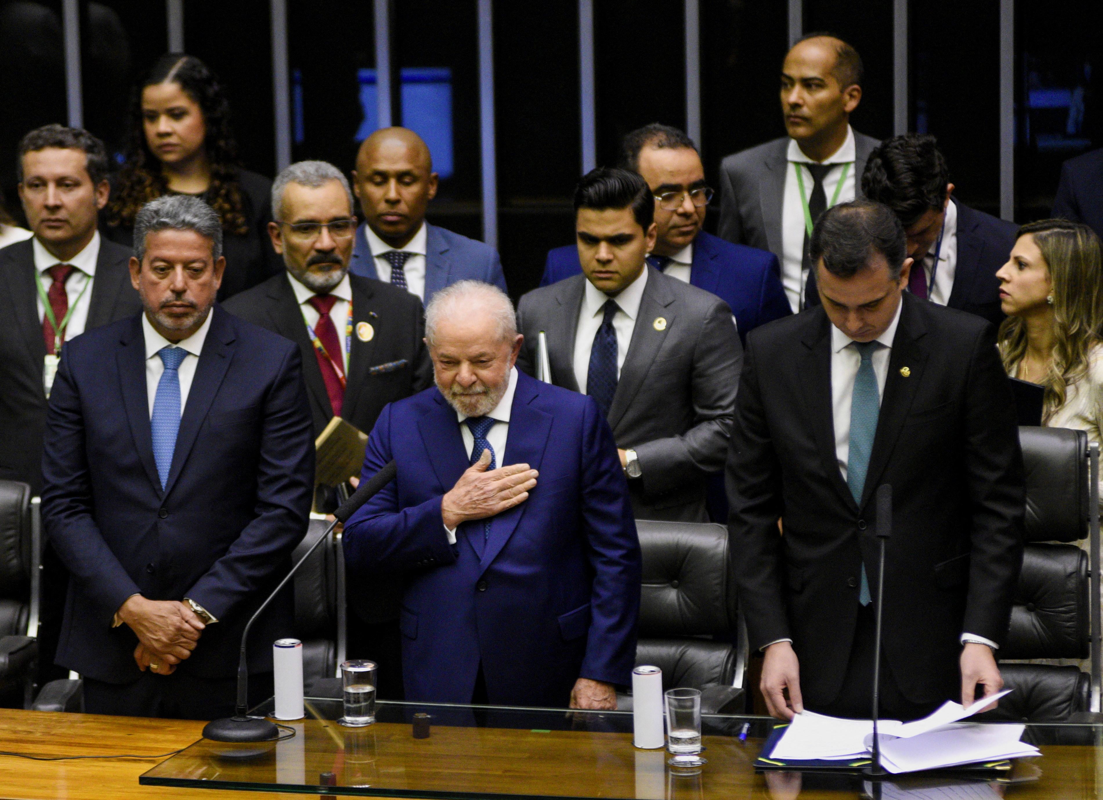 Luiz Inácio Lula da Silva, emocionado, tras jurar como Presidente ante el Congreso Nacional, en Brasilia, Brasil, el 1 de enero de 2023 (REUTERS)