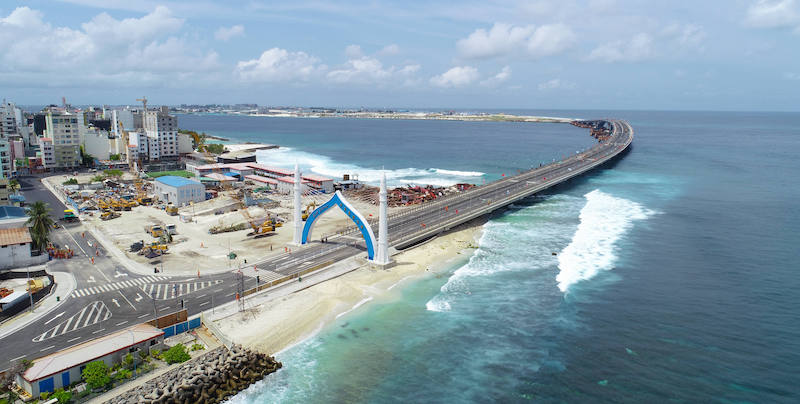 Foto tomada el 30 de agosto de 2018 del Puente de la Amistad China-Maldivas, en Maldivas. El puente es un proyecto icónico de las Maldivas y China en la construcción conjunta de la Ruta de la Seda Marítima del Siglo XXI. (Crédito: Wang Mingliang / Xinhua a través de ZUMA Wire)